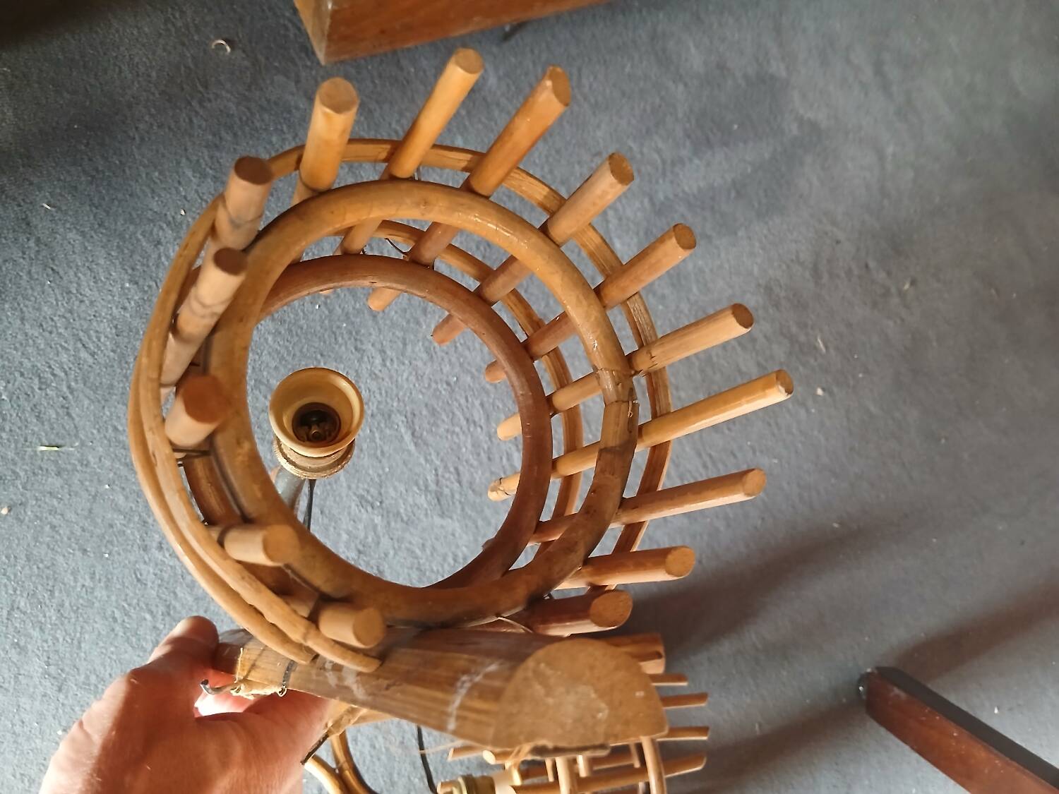 2 appliques en bambou et rotin, années 50-60