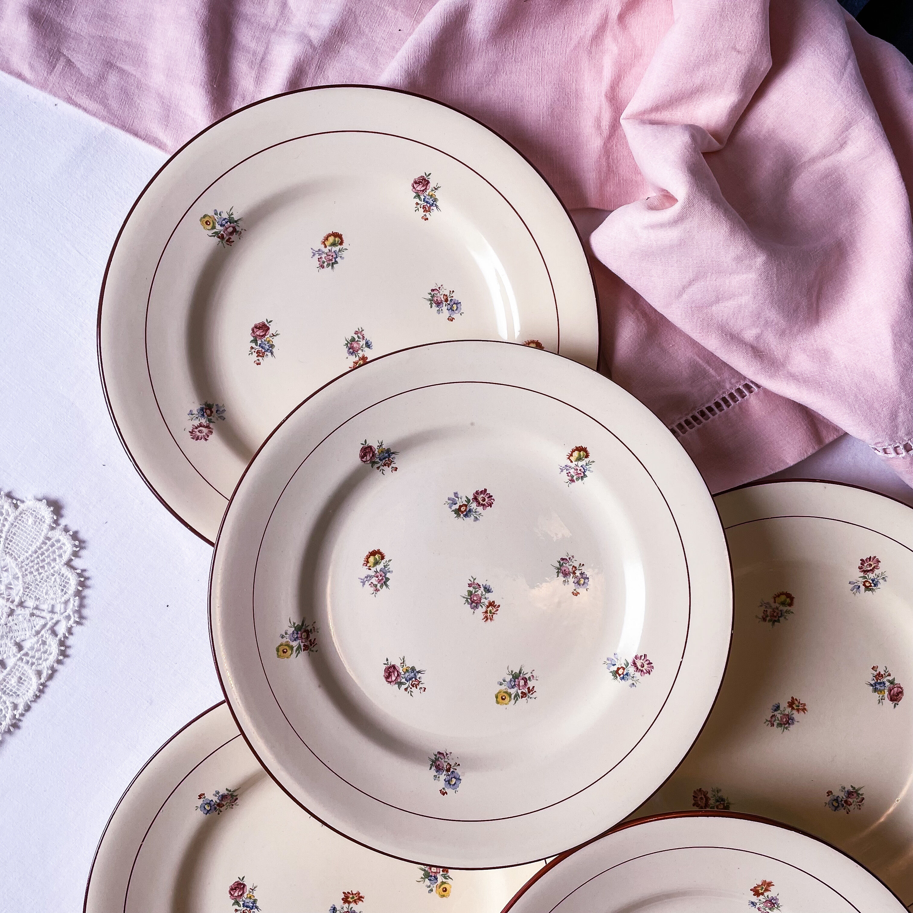 6 flat plate floral salines
