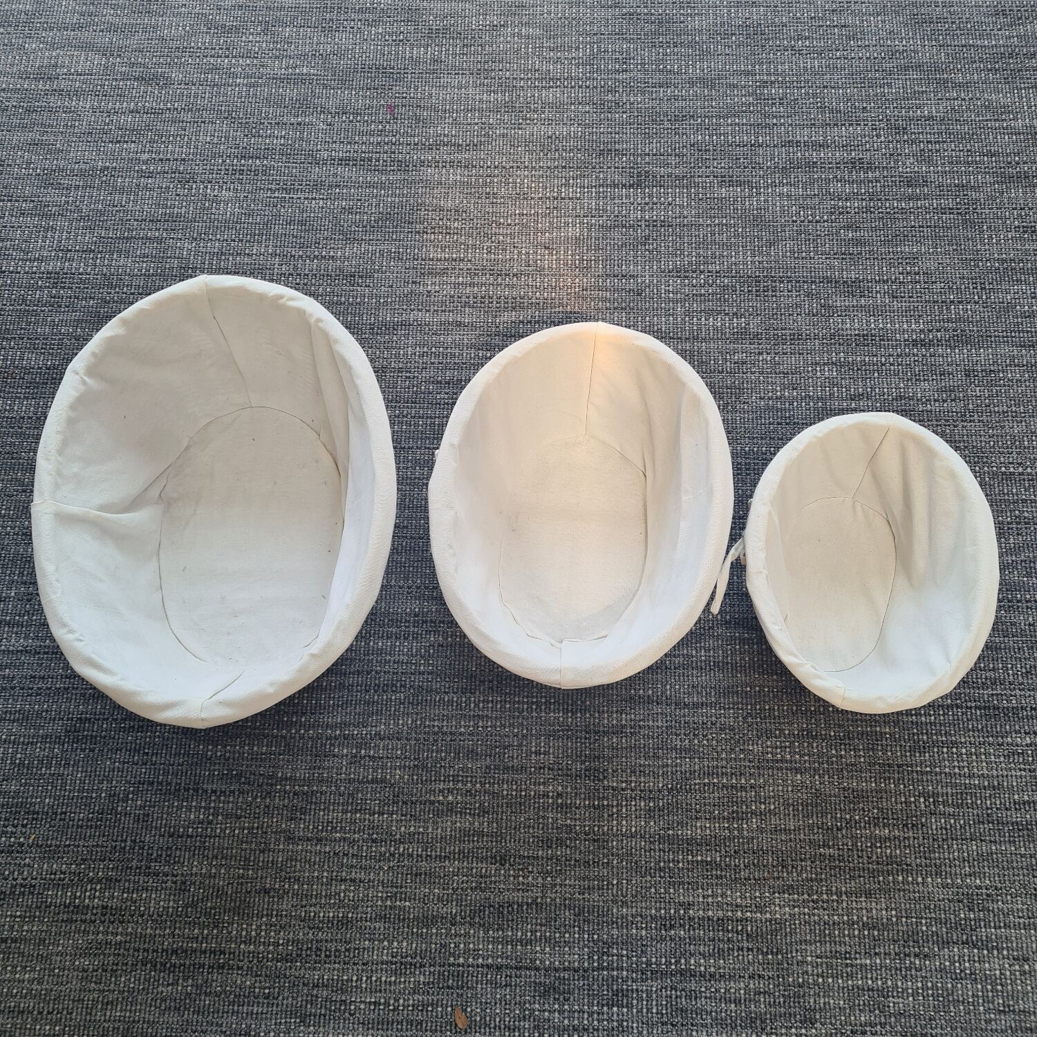 Set of 3 wicker baskets