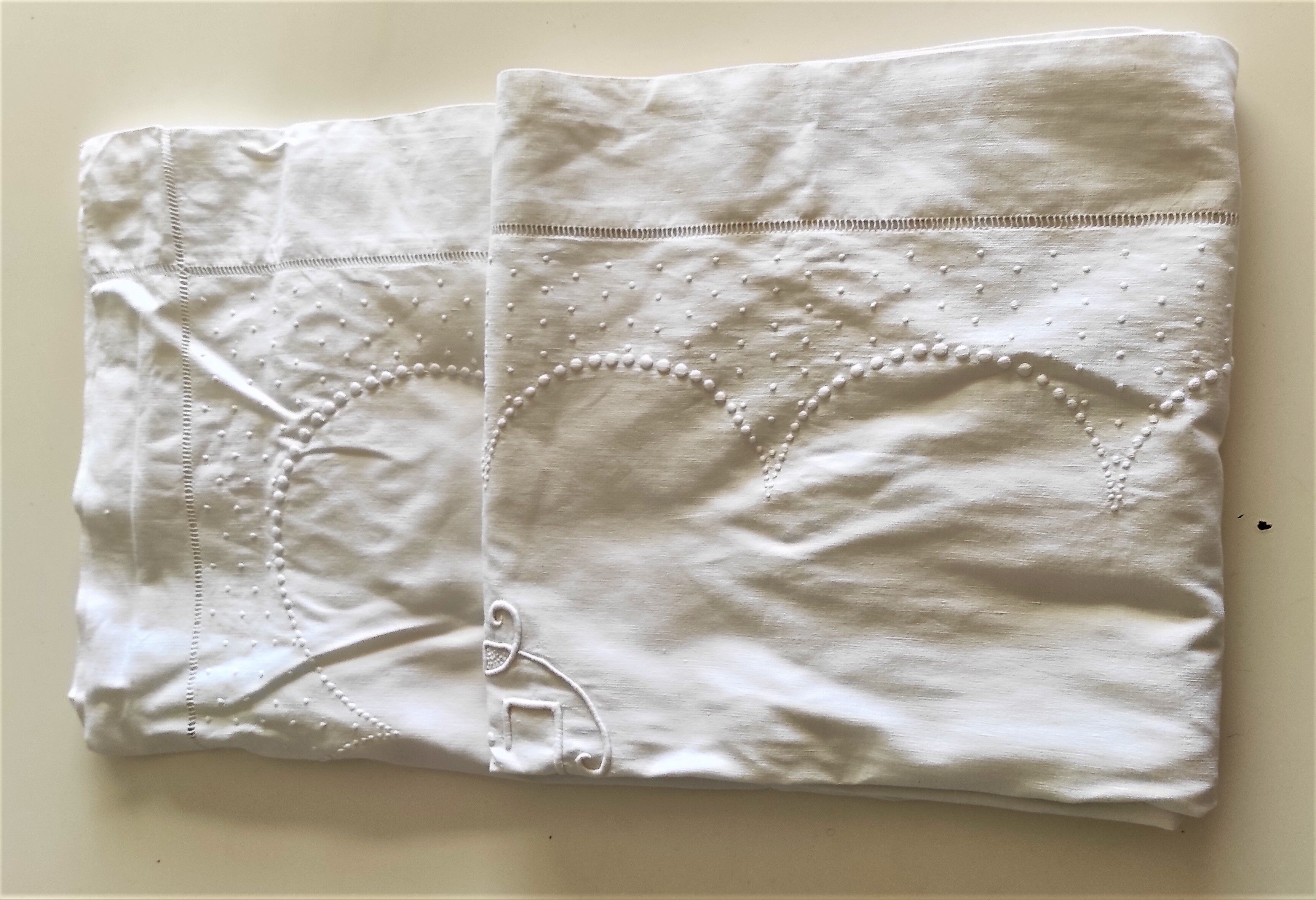 Large monogrammed old embroidered sheet of 235 cm x 330 cm material: linen and cotton