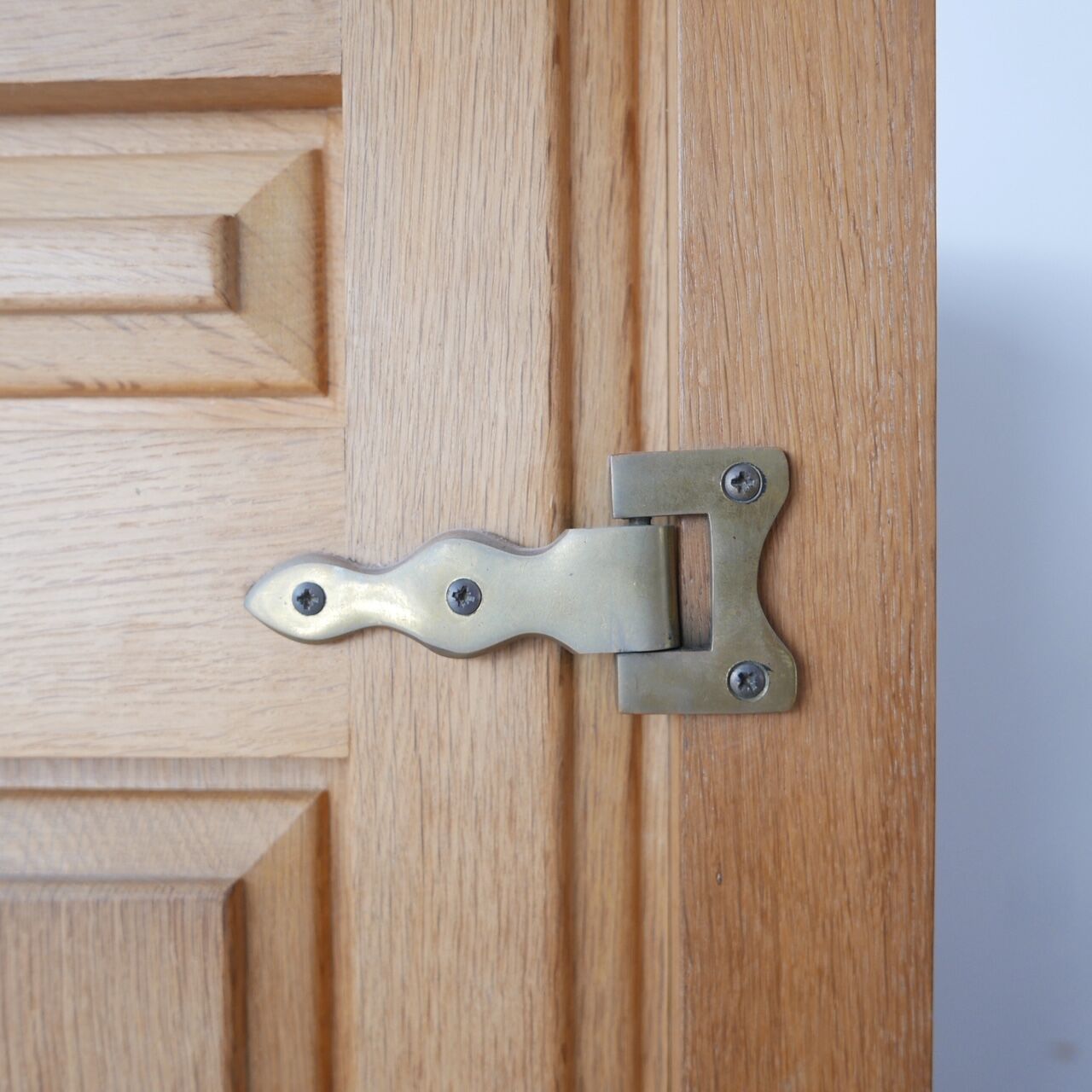 Guillerme et Chambron oak wardrobe