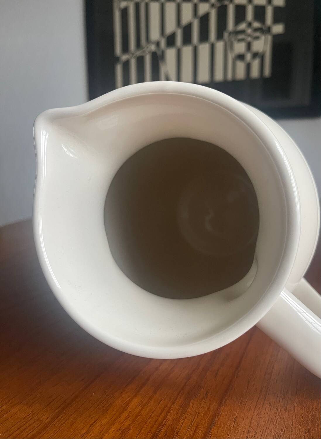 Ceramic jug Le Creuset.