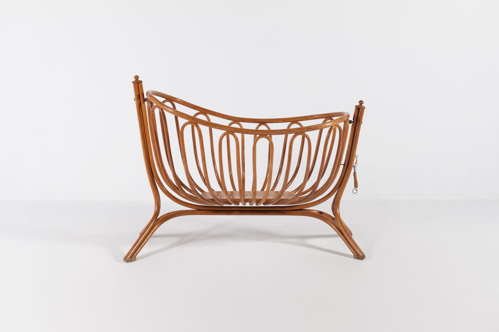 Baby cradle Thonet NR. 2