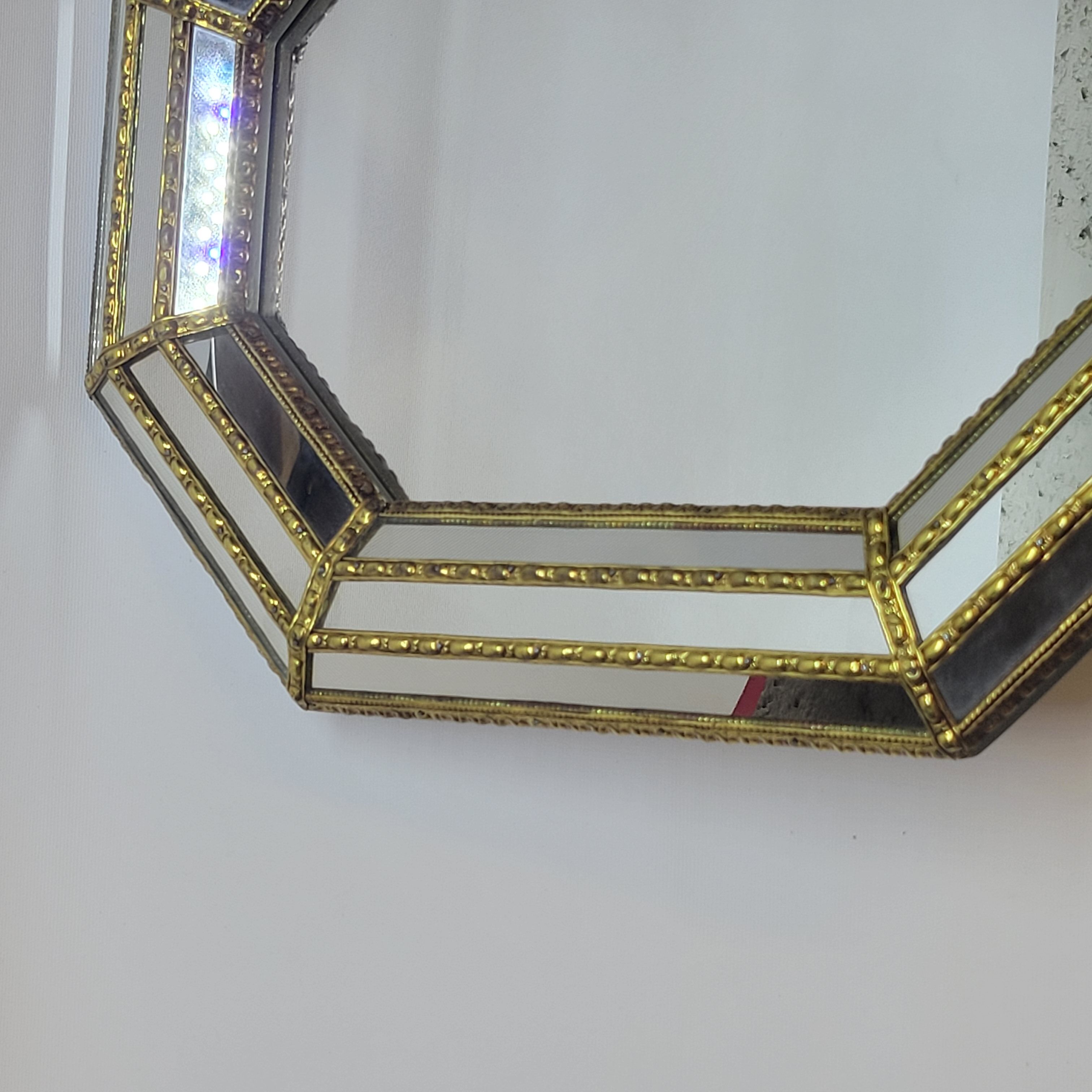 Miroir Mural Octogonal A Facettes Orné De Laiton Style Vénitien