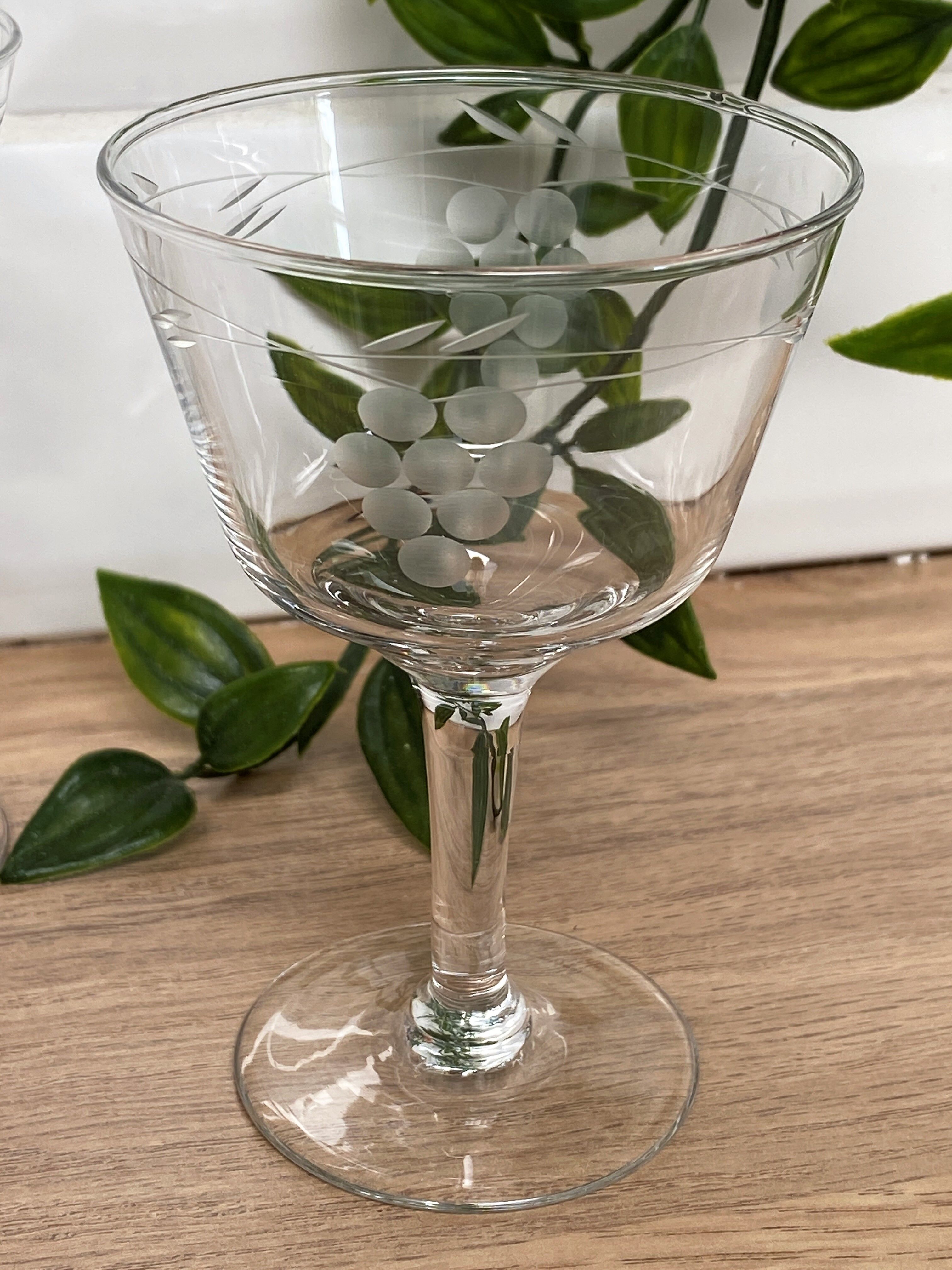 Set of 6 wine glasses in cut glass