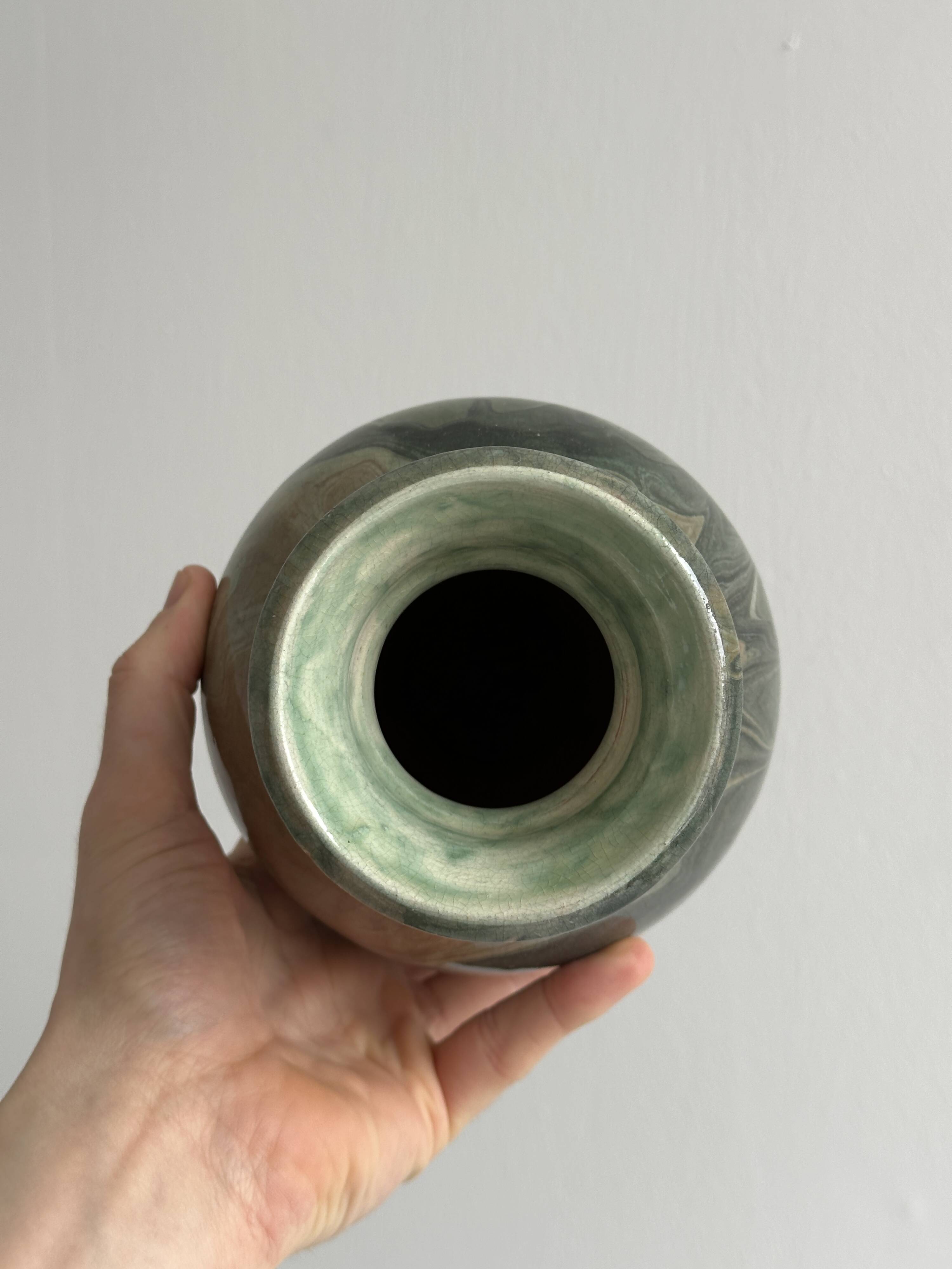 Ceramic vase
