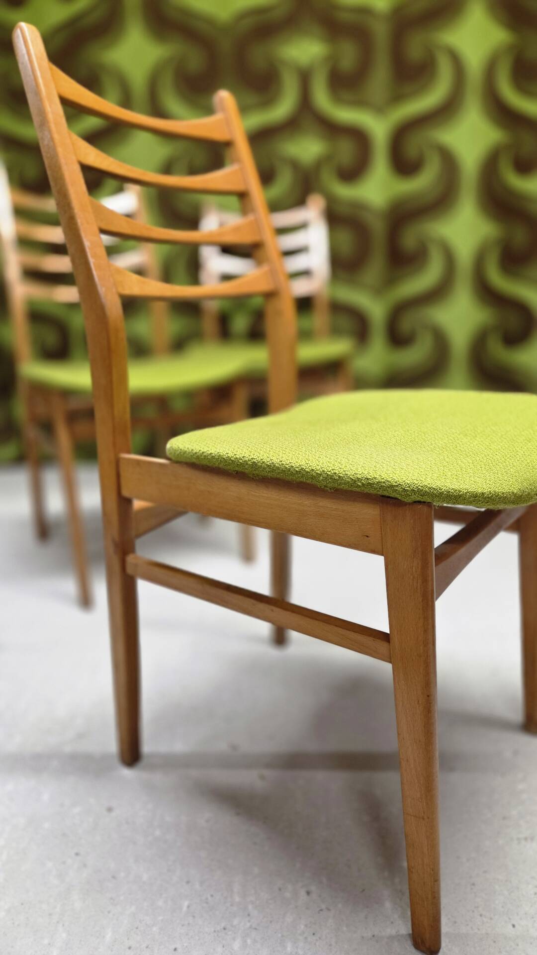 Lot of 4 Scandinavian chairs from the 1960s.