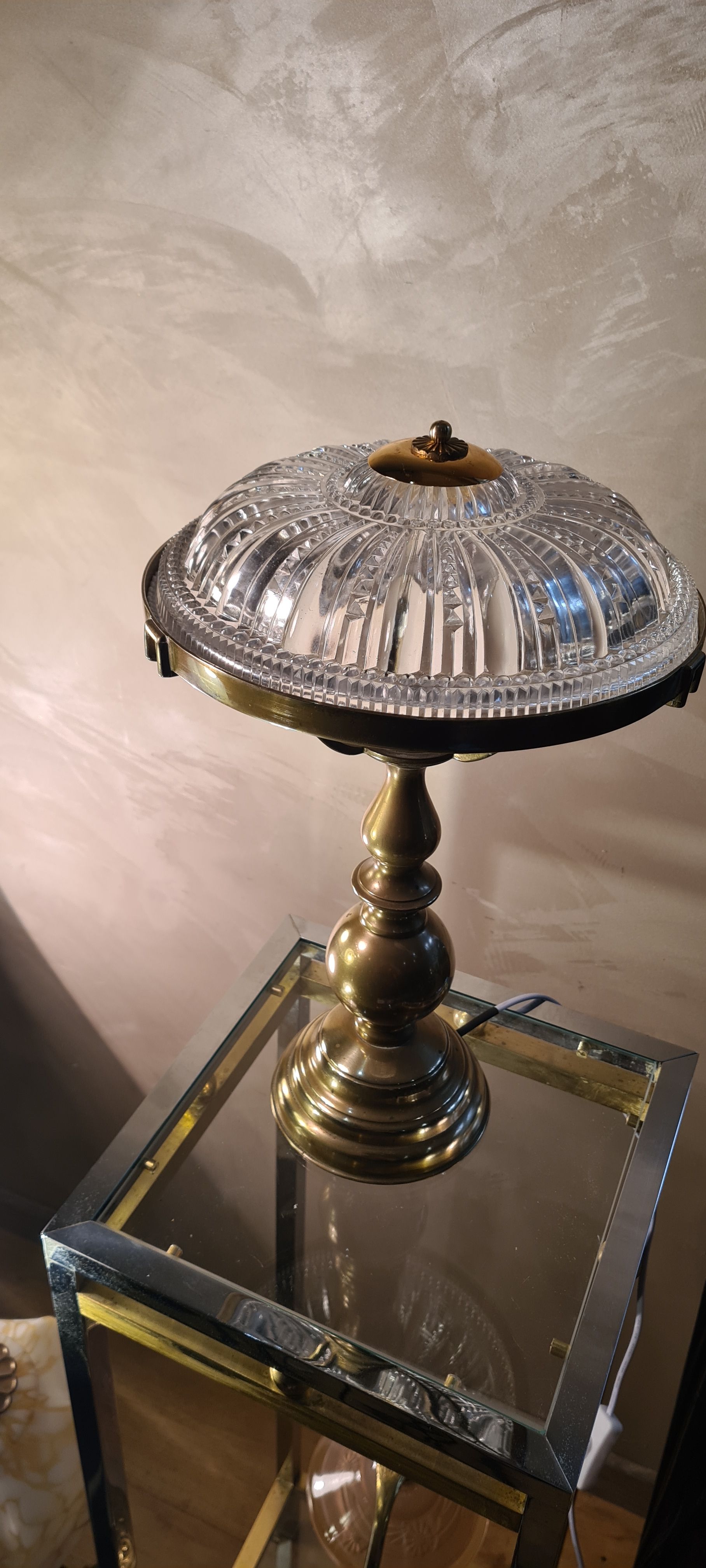 Solid brass lamp and its glass dome cut 1930 42x26 and 4kg