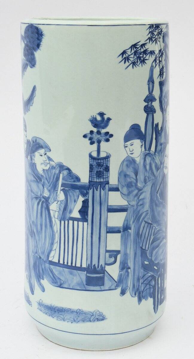Chinese porcelain umbrella stand