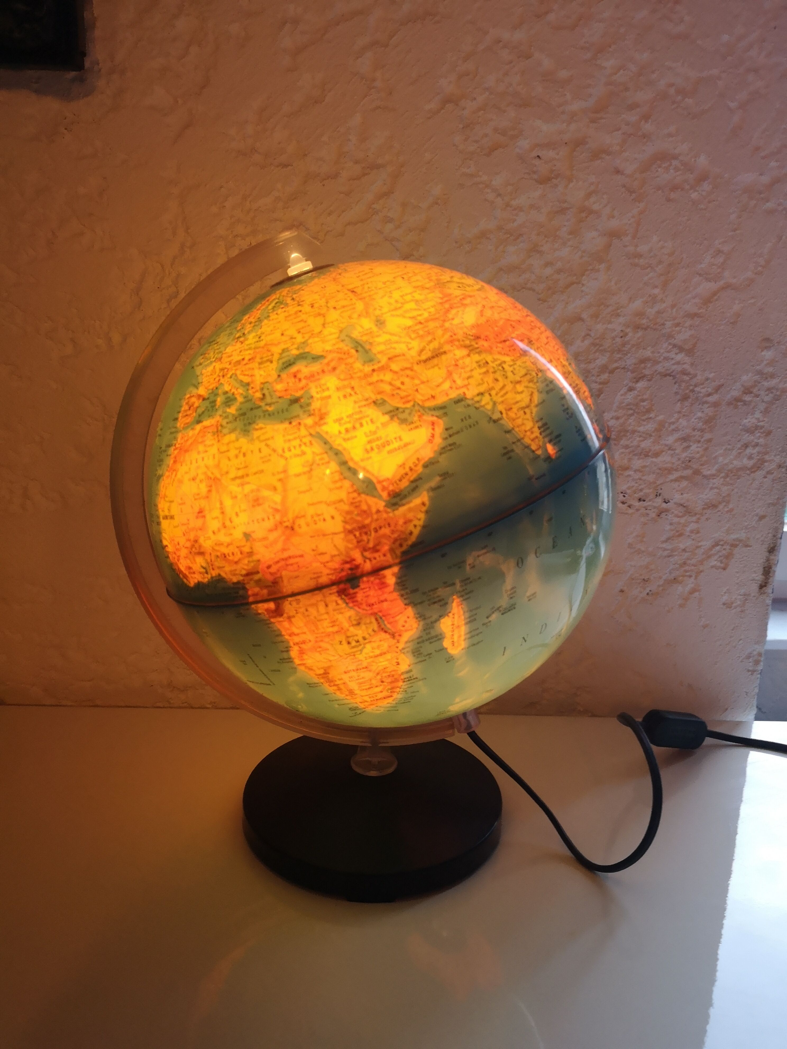 Lampe globe terrestre Jacqueline Levi Spivakoff