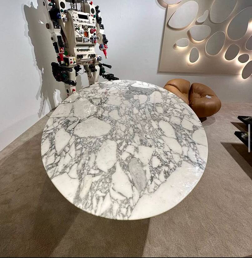 Oval Tulip Marble Table by Saarinen for Knoll - 244 cm