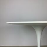 Eero Saarinen Tulip Dining Table white