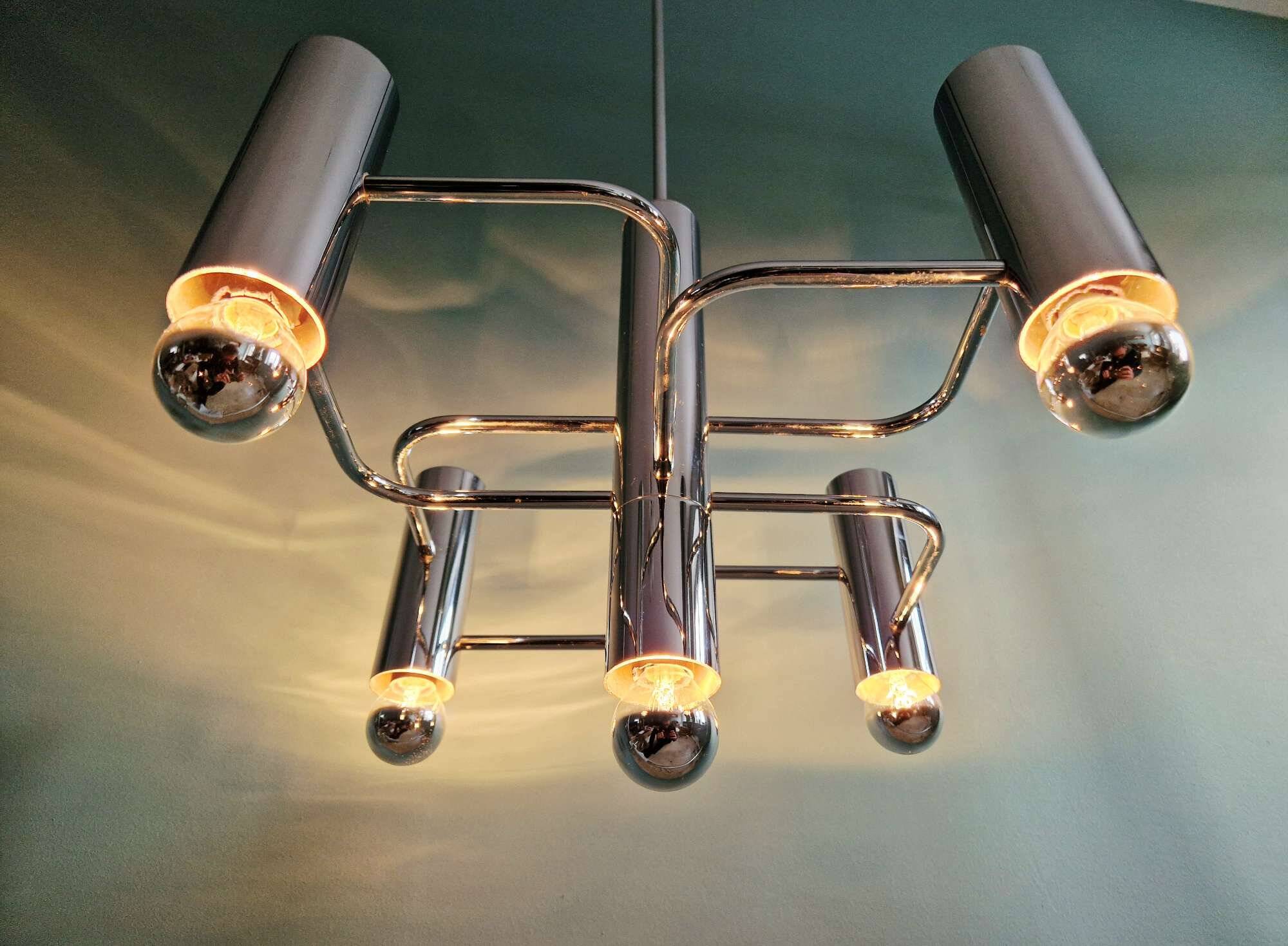 Geometric chandelier in chrome metal, design by Gaetano Sciolari, 1970.