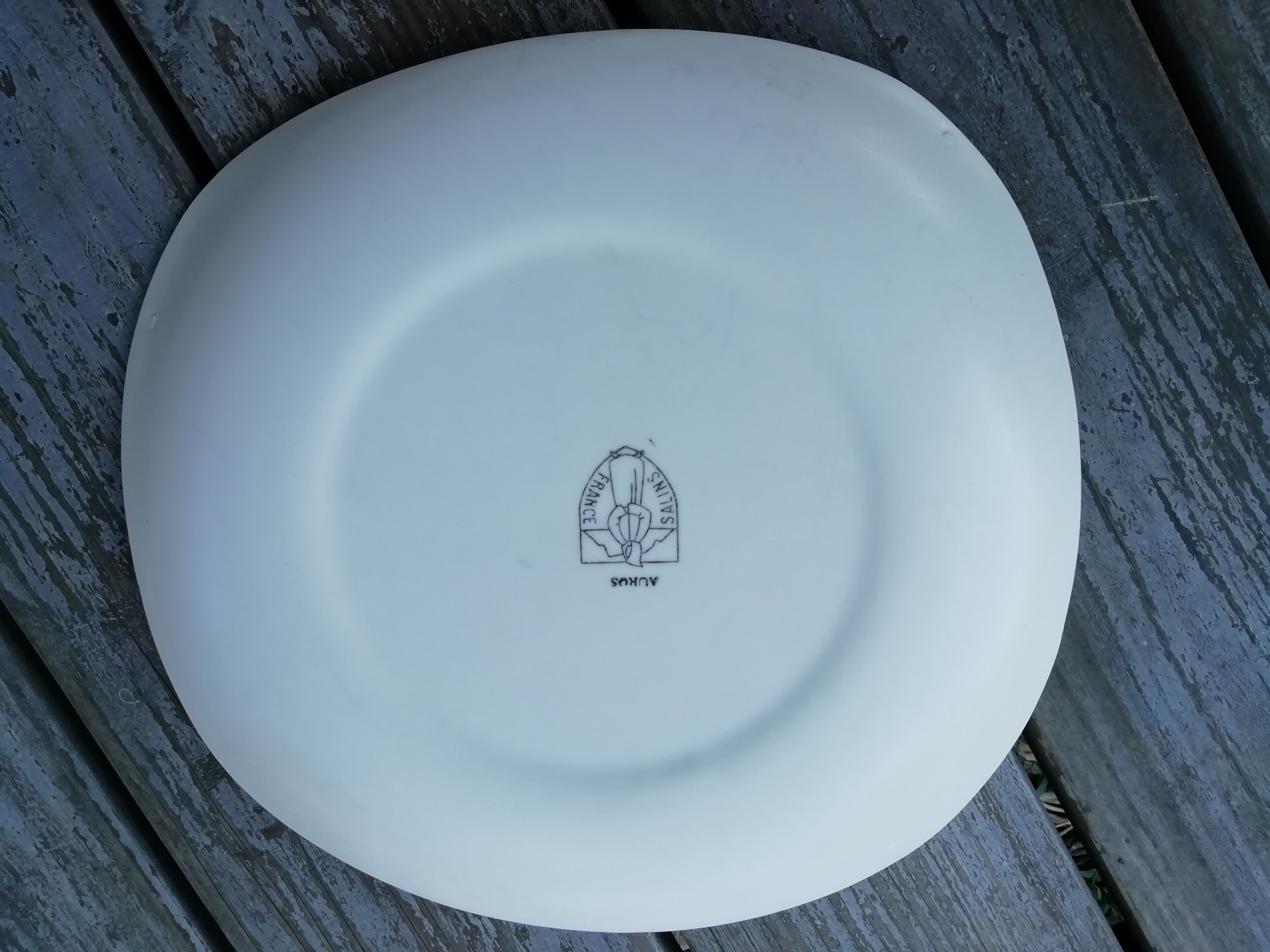 Flat saline organic form