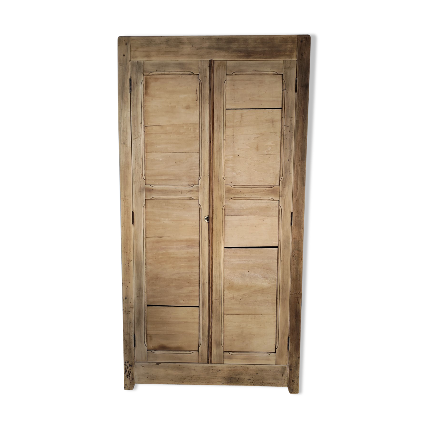 Armoire parisienne