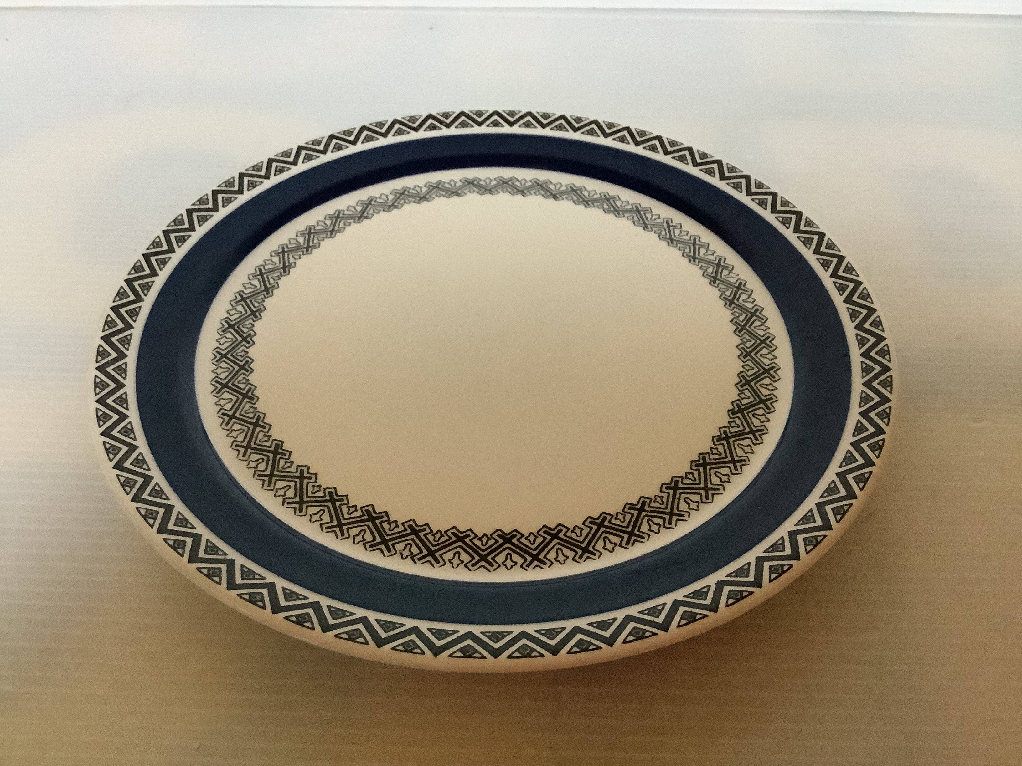Six small sapphire plates from Villeroy & Boch