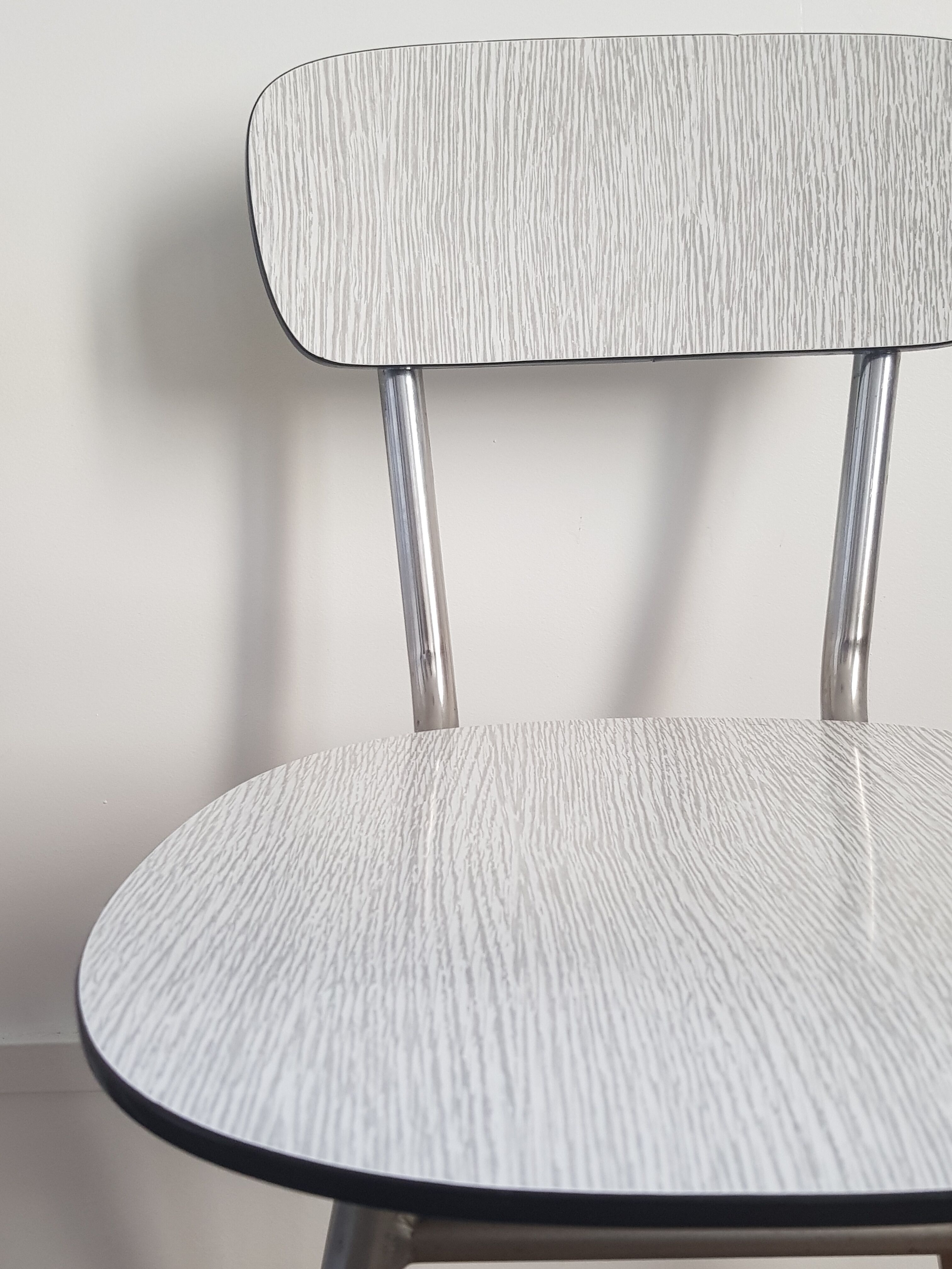 Set of 2 formica chairs