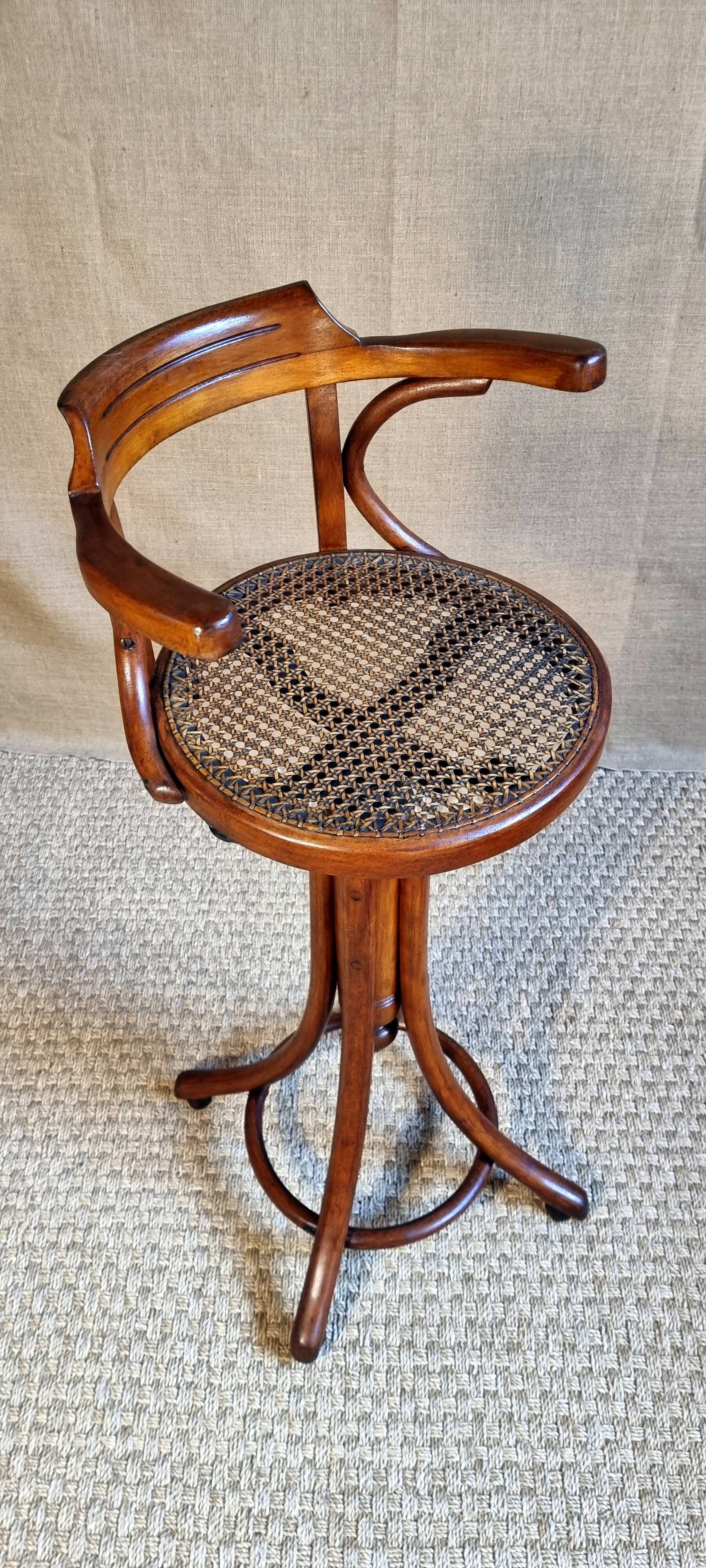 Baumann children's hairdresser's chair, rotating screw, 1920s