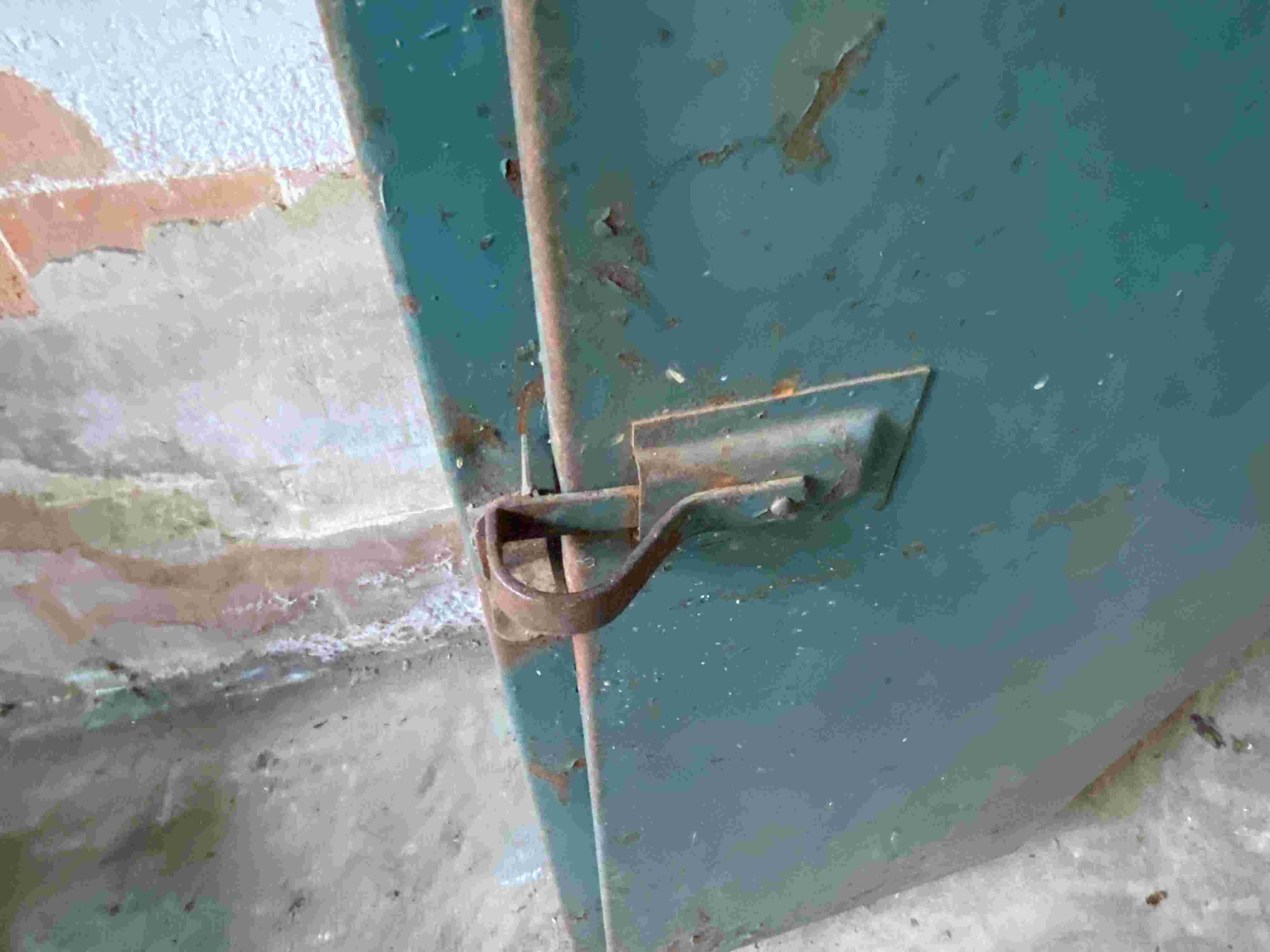 Industrial metal 1-door wardrobe unit 1950