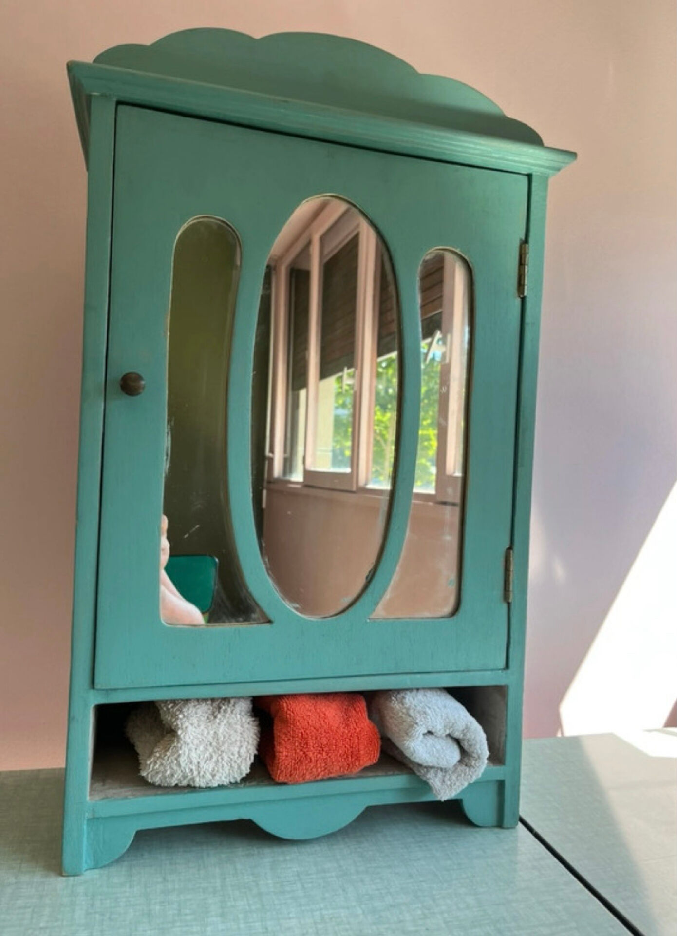 Armoire de toilette vintage en bois