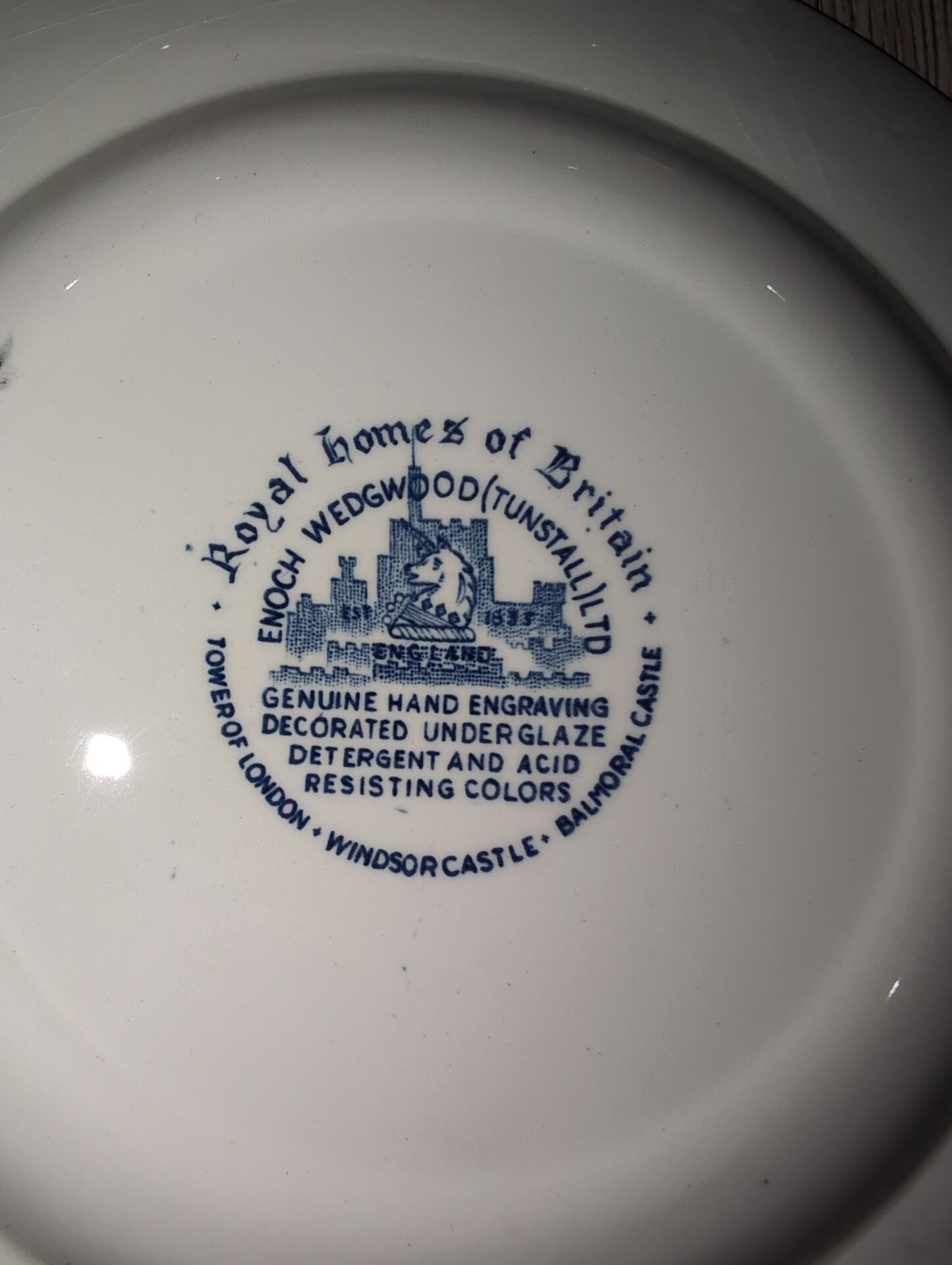 Service of 12 Enoch Wedgwood Tower of London 20cm Dinner Plates New