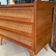 Commode en bois et rotin vintage pieds compas