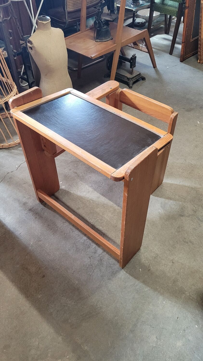 Bureau à système pliant pour enfant , vintage 1970