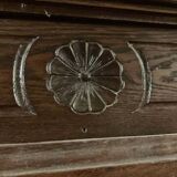 Old sculpted Breton bonnetière