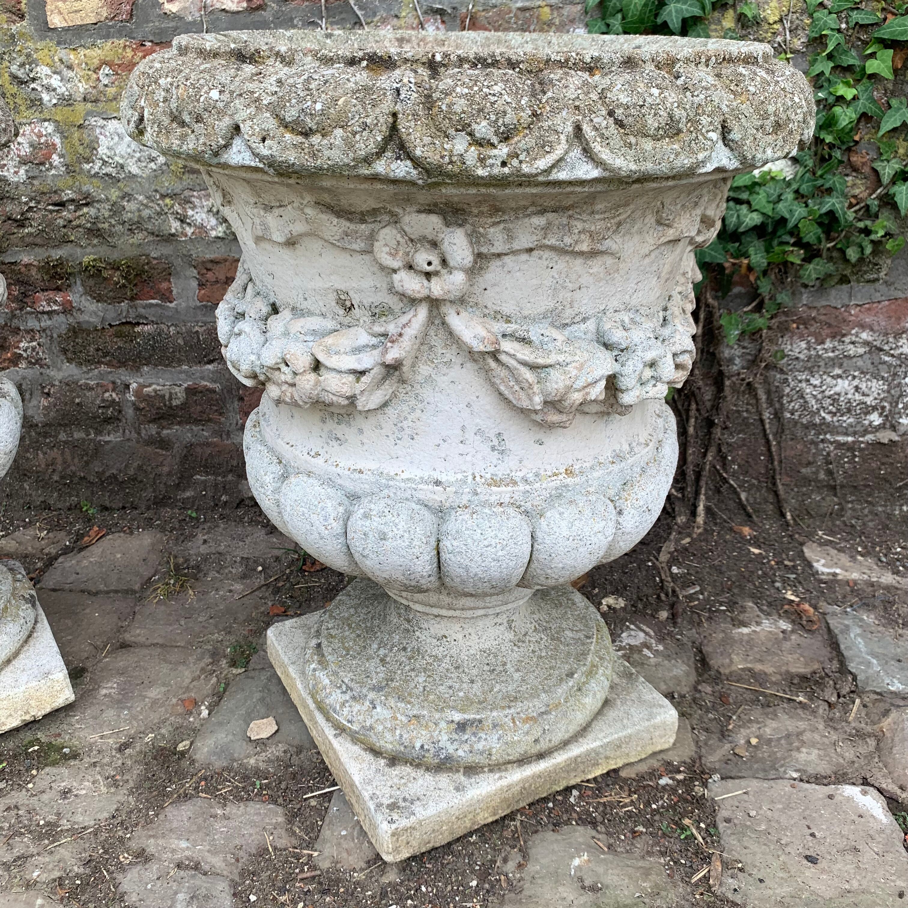 Paire de vasques Médicis