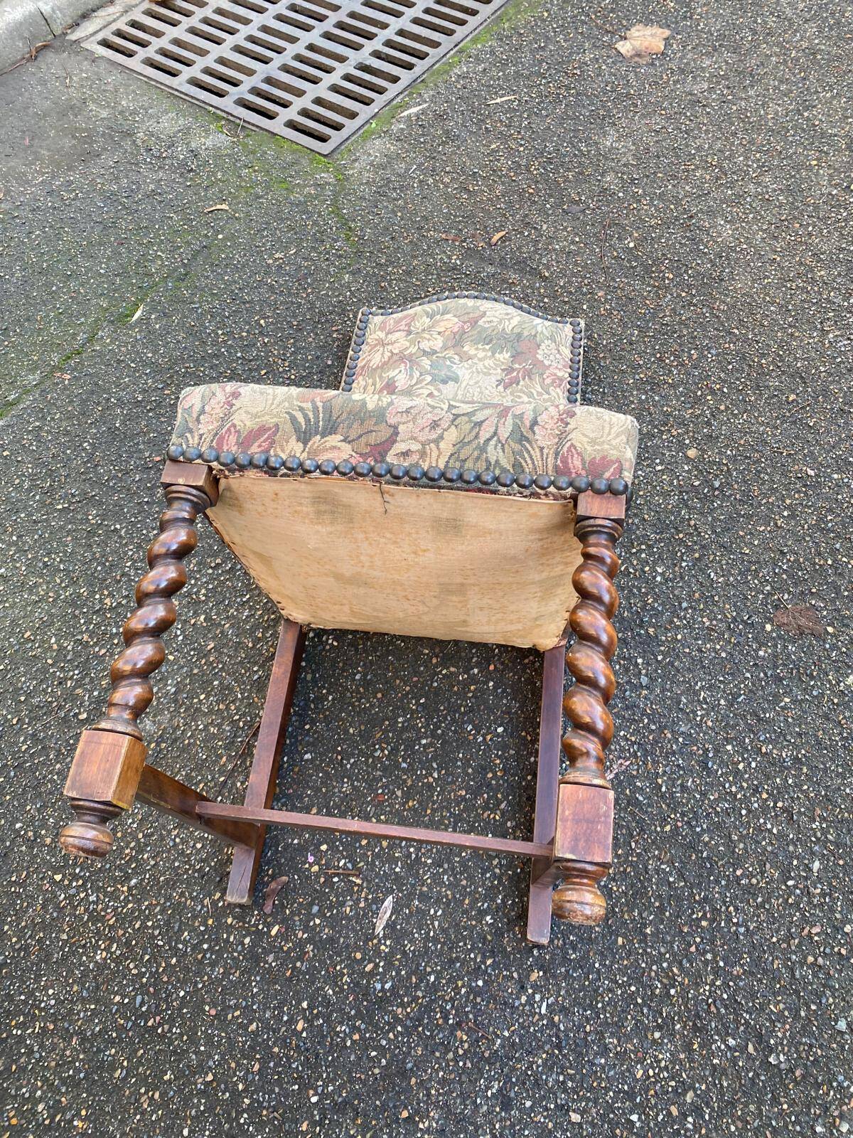 6 chaises à manger Louis XIII bois massif torsadés et tissu écru du 19ème