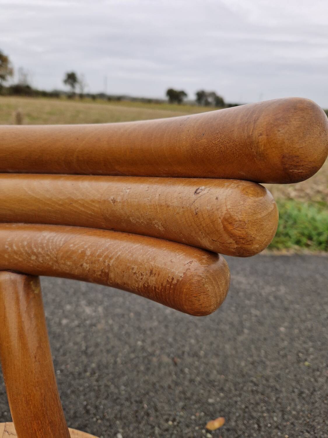 Set of 4 solid organic chairs