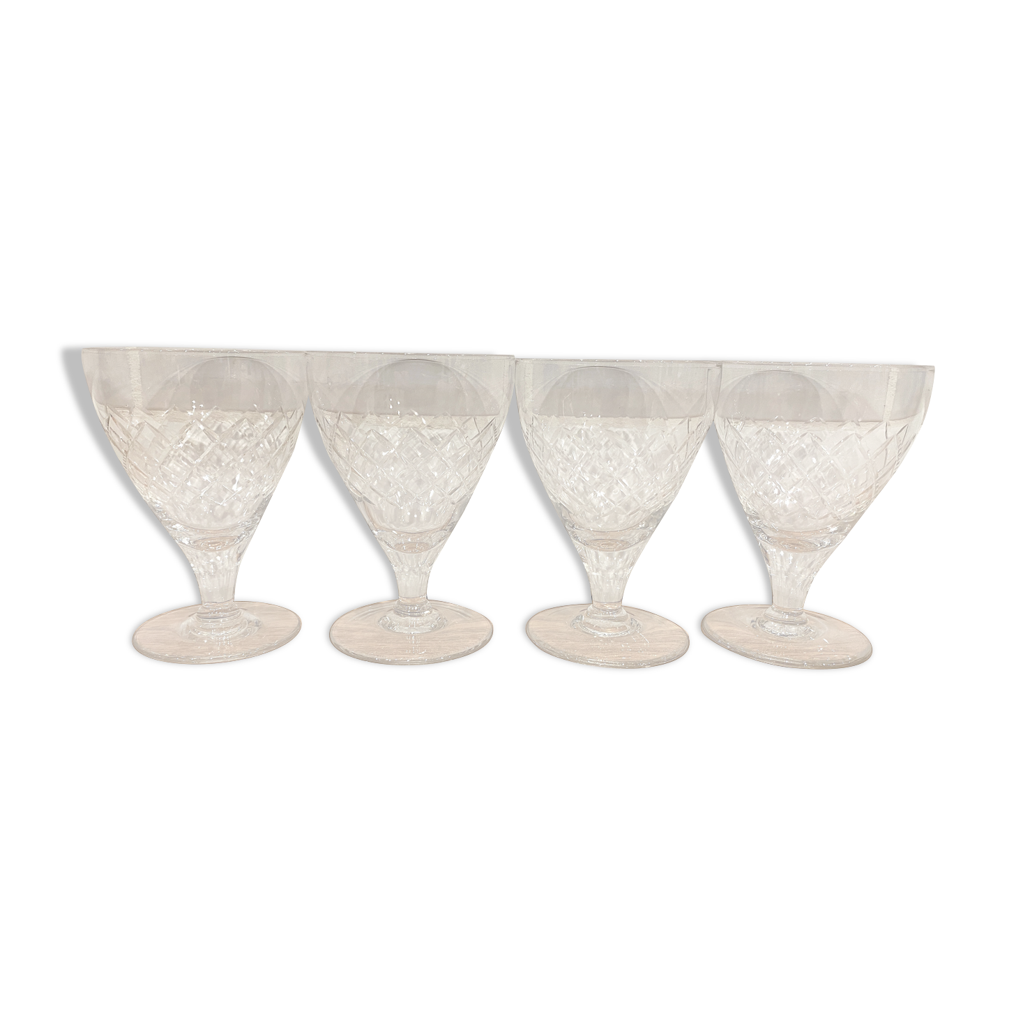 Set of 4 wine glasses in cut glass