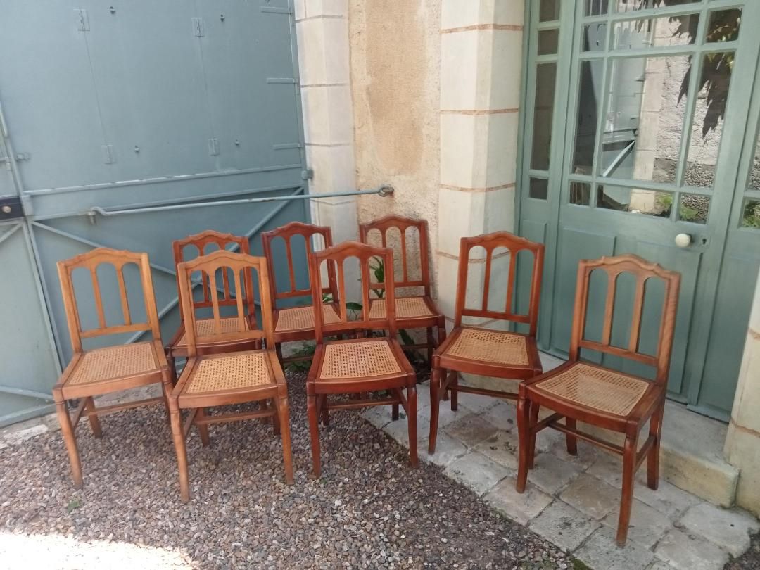 8 chaises cannées
