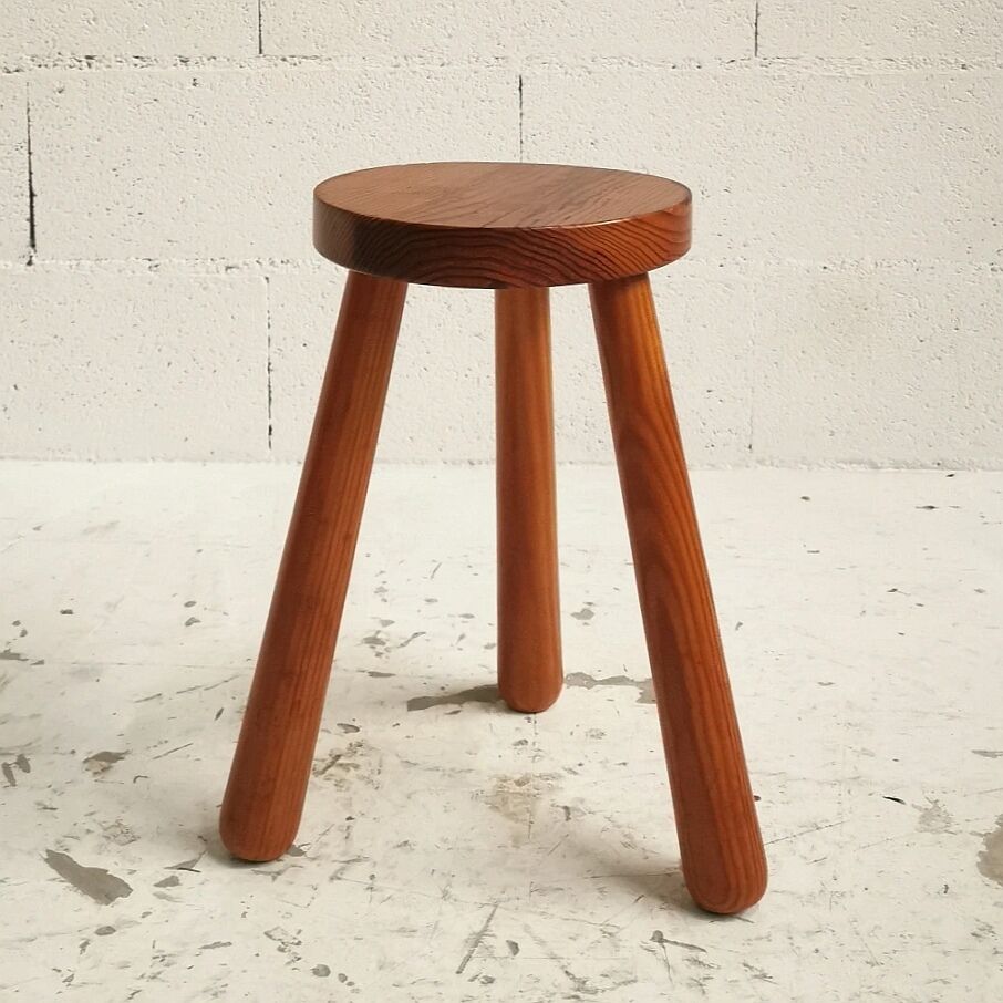 Tabouret tripode en pin massif