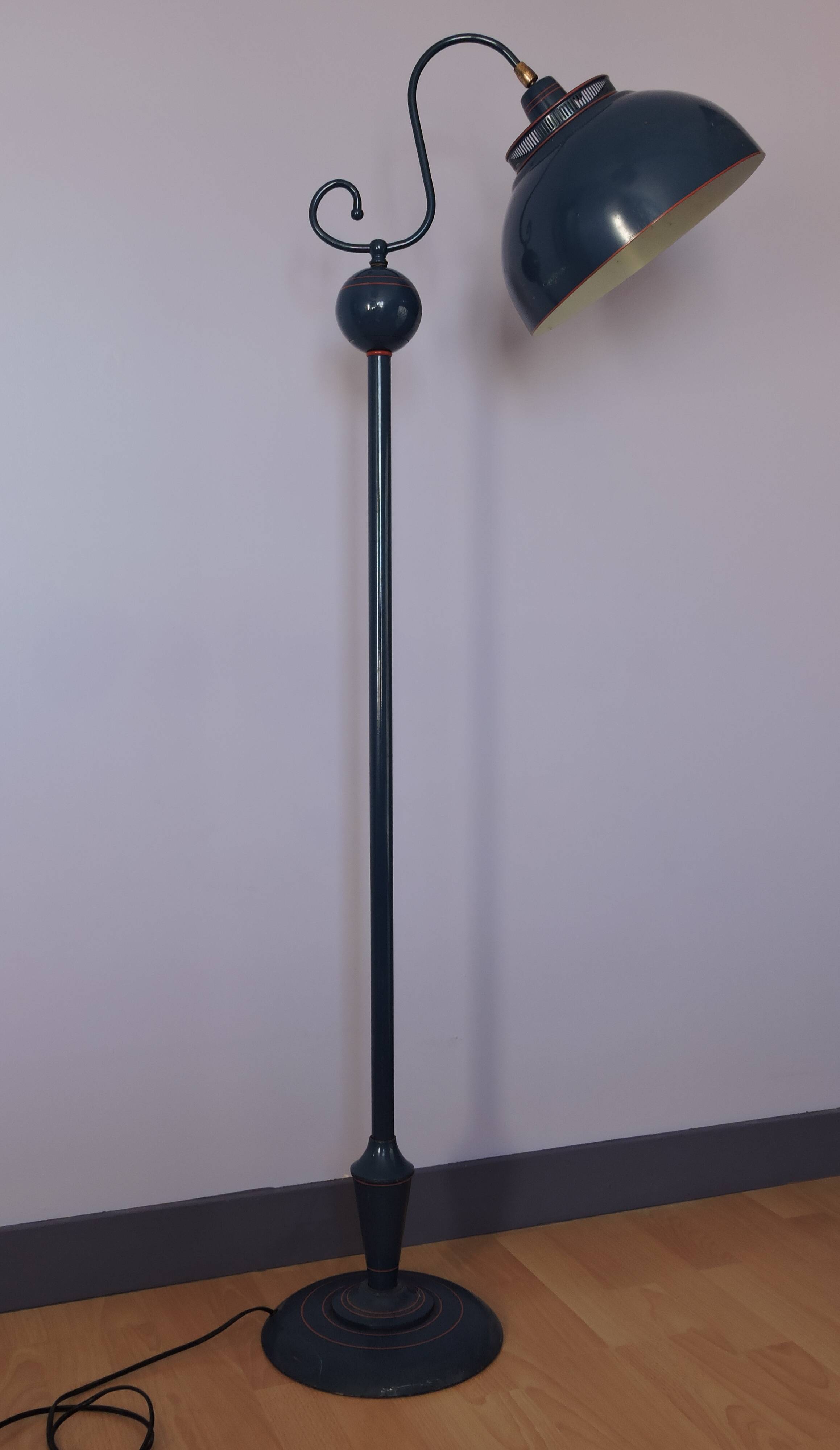 Lampe, lampadaire tôle rigitulle  années 50' underwriters laboratories
