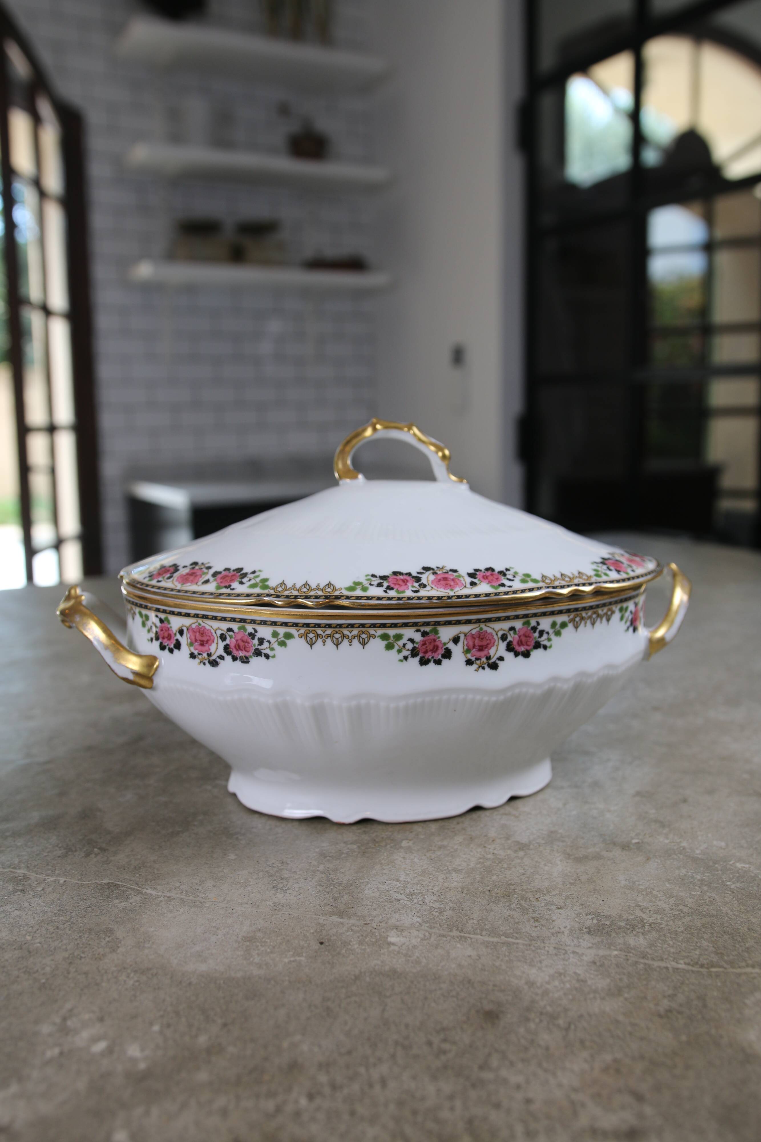 66-piece Limoges porcelain service, mid-20th century