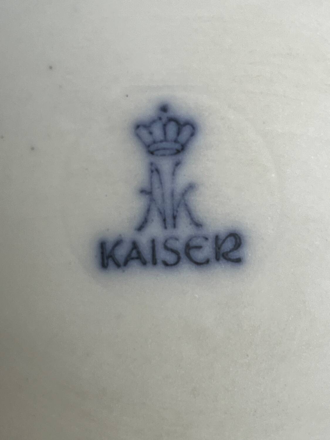 White ceramic vase A Kaiser