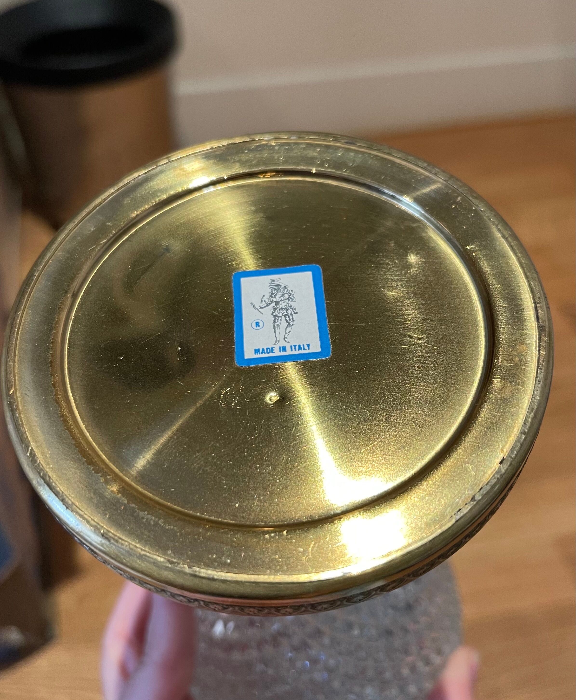 Aiguière en verre et metal doré d'Italie