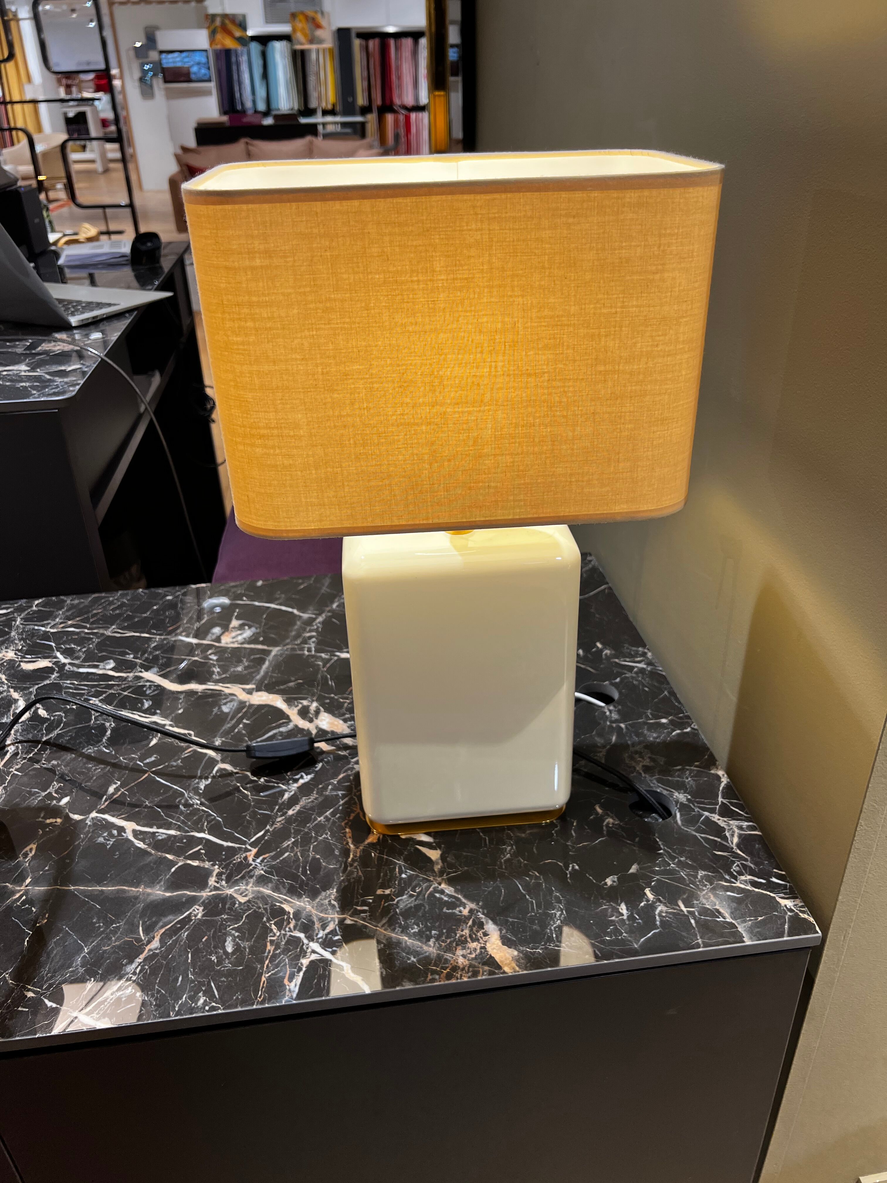 Bourbon ivory lamp