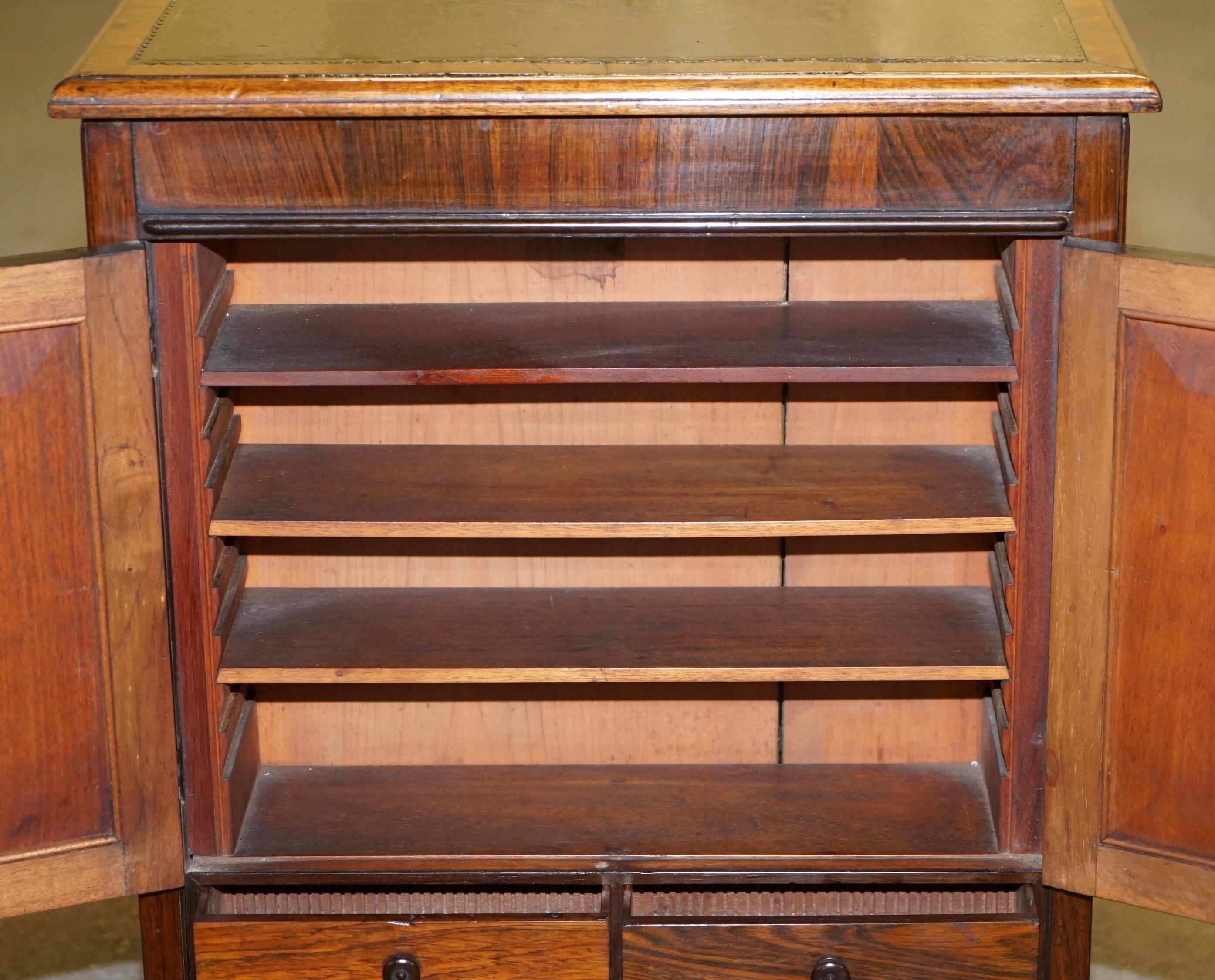 Cabinet de bibliothèque Folio en bois dur William IV vers 1830 avec tiroirs