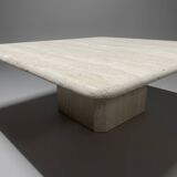Table basse carrée de Claude Berraldacci.