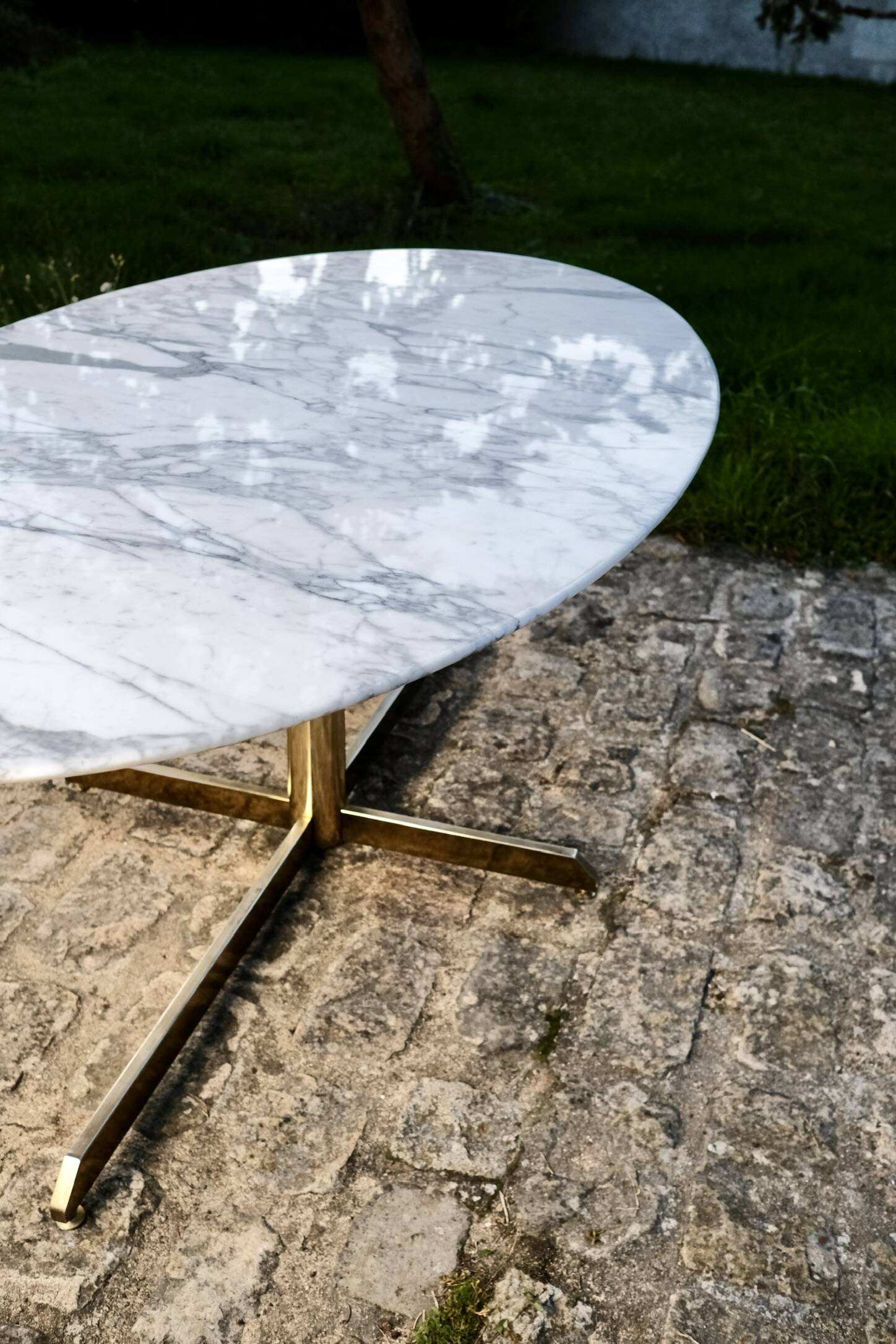 Super Malta marble and brass dining table, Roche Bobois, 1980s