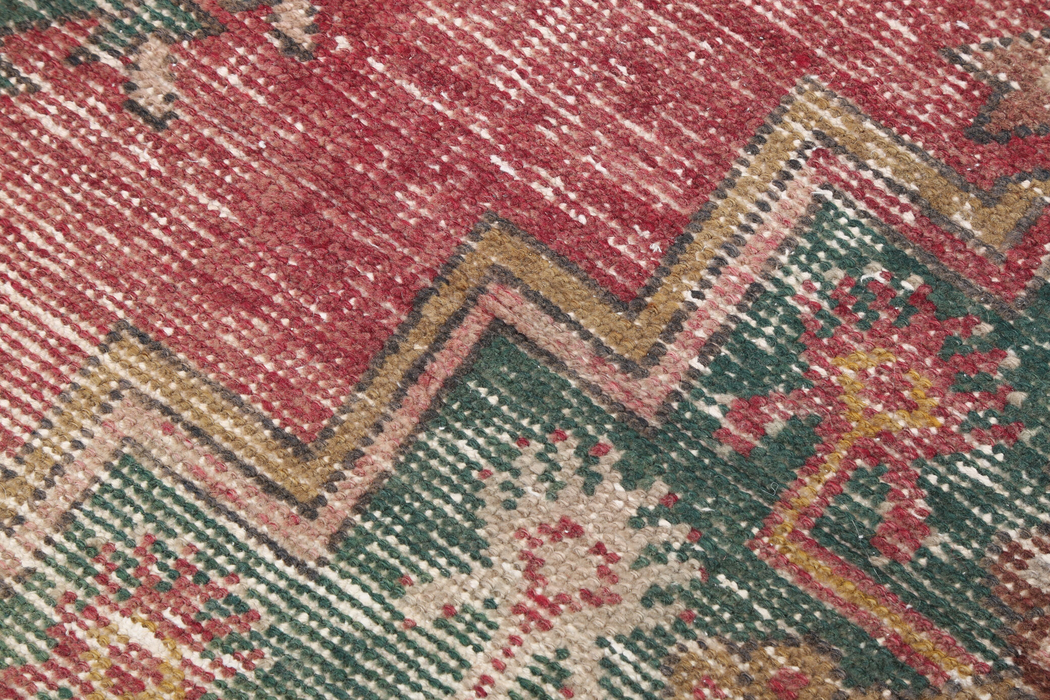 4x9 traditional hand-made vintage rug 284x134cm