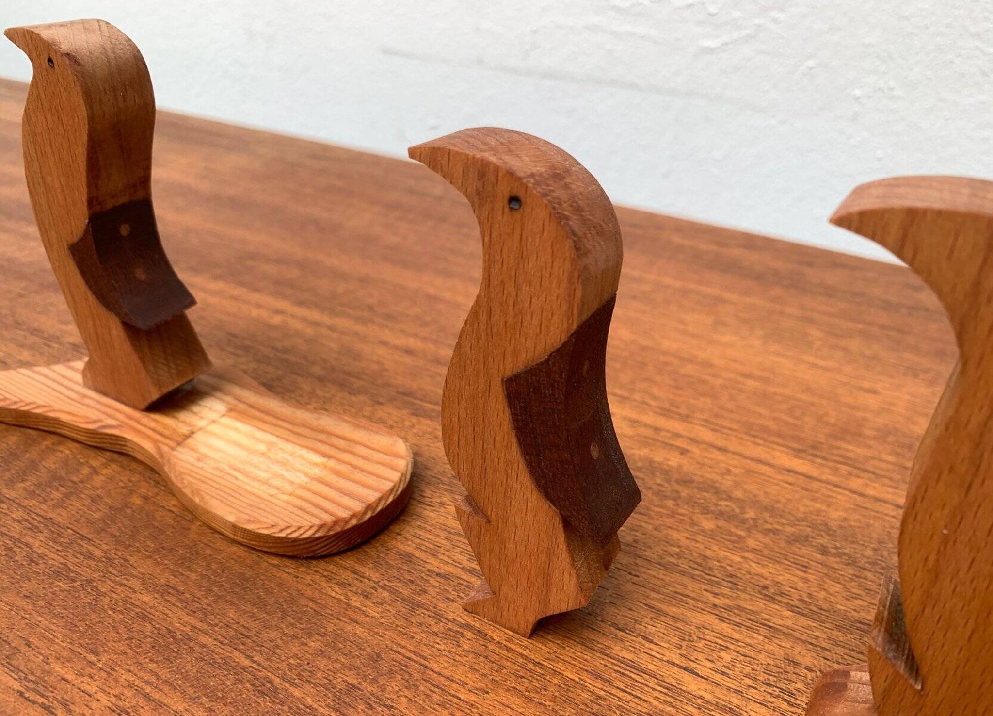 Vintage wooden penguin sculpture, set of 3.