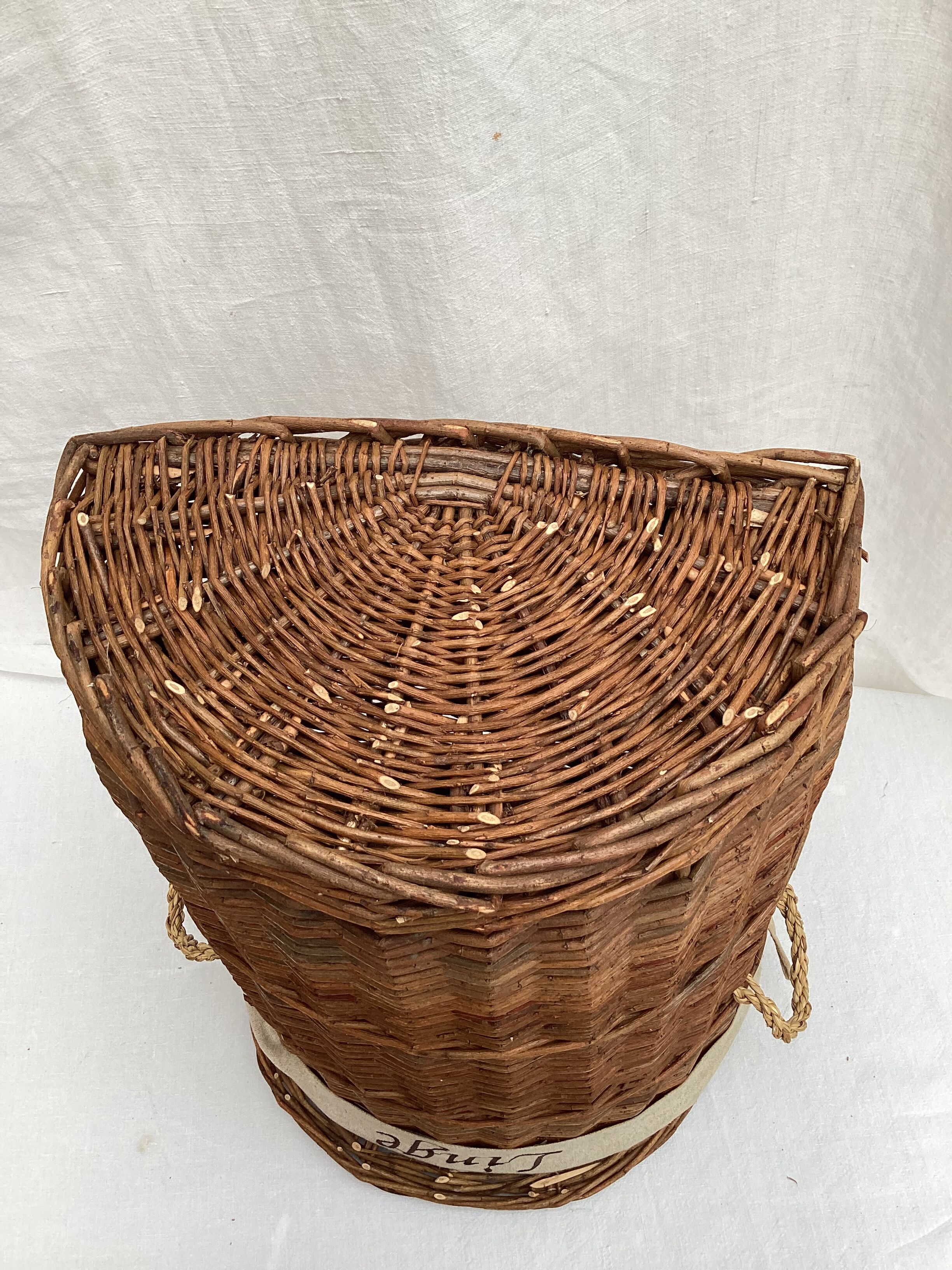 Vintage wicker laundry basket dimension: height -48cm- width -36cm- depth -23cm-