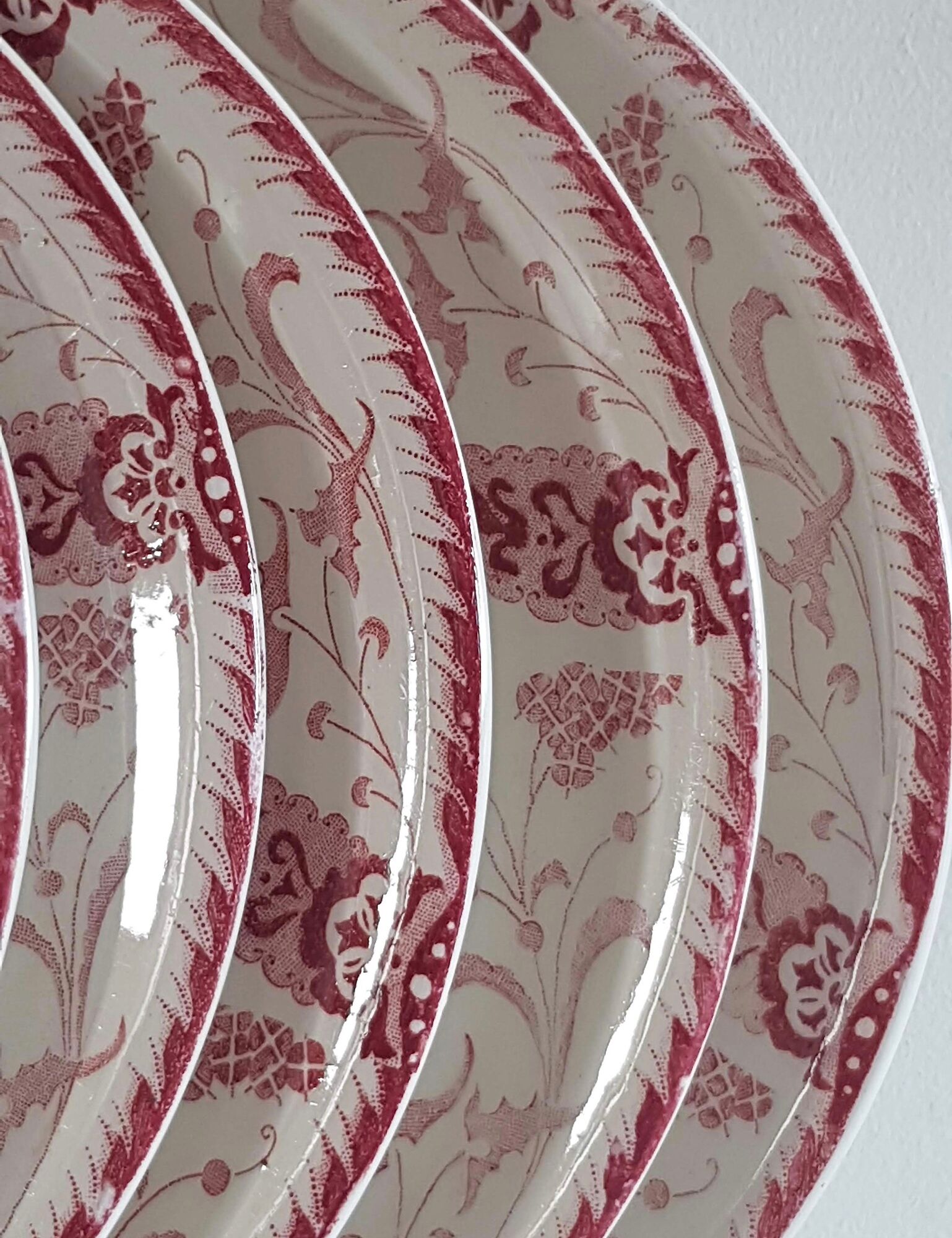 Longwy 6 dinner plates model Rambouillet pink flowers on cream background