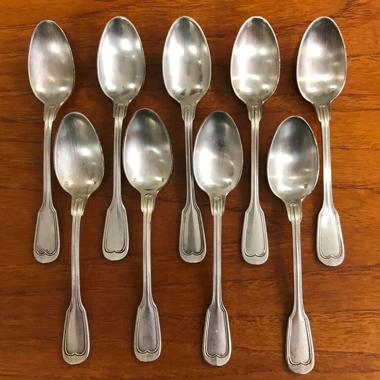 Set of 9 silver-plated metal spoons
