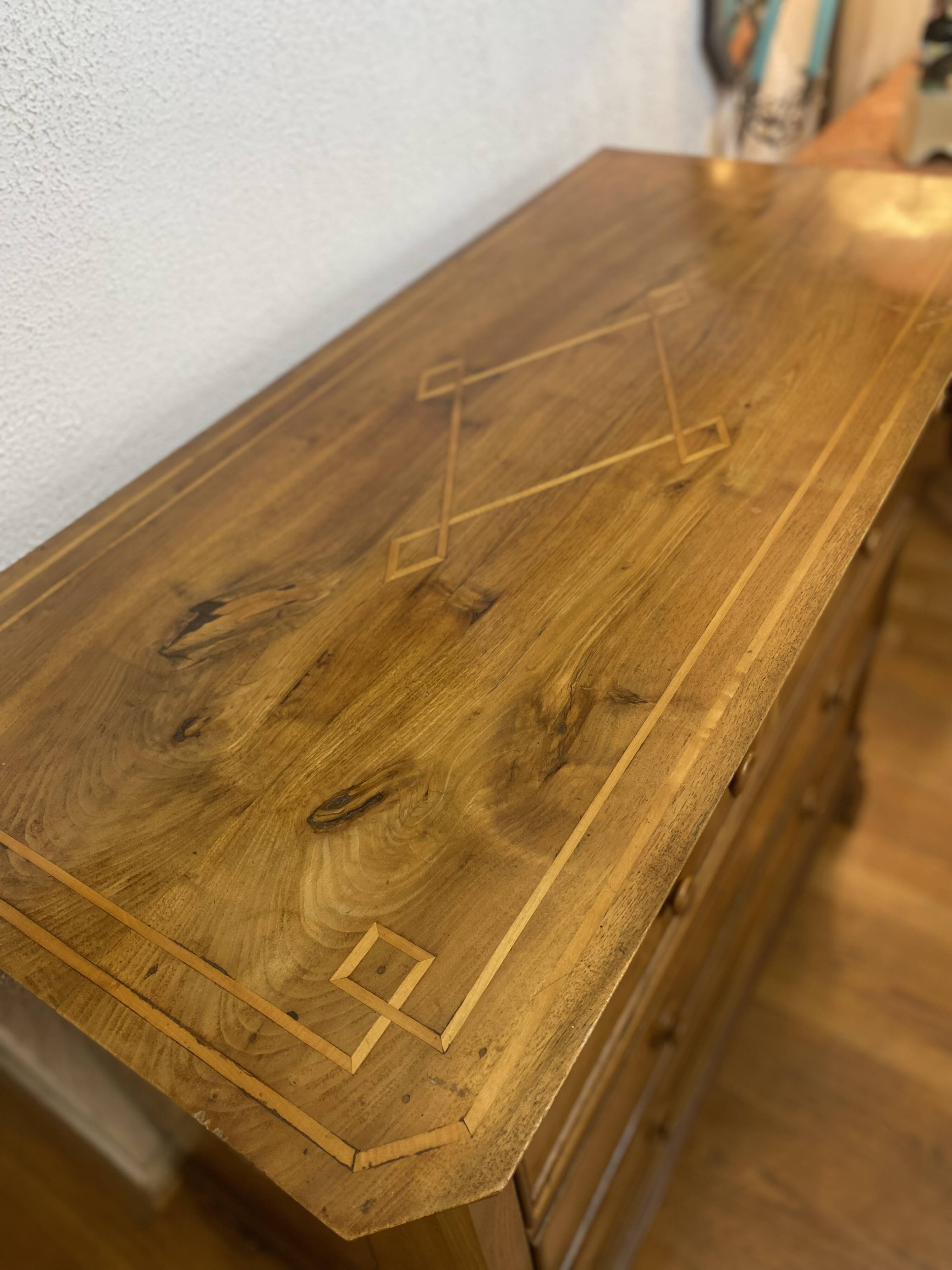 Louis Philippe chest of drawers in cherry wood