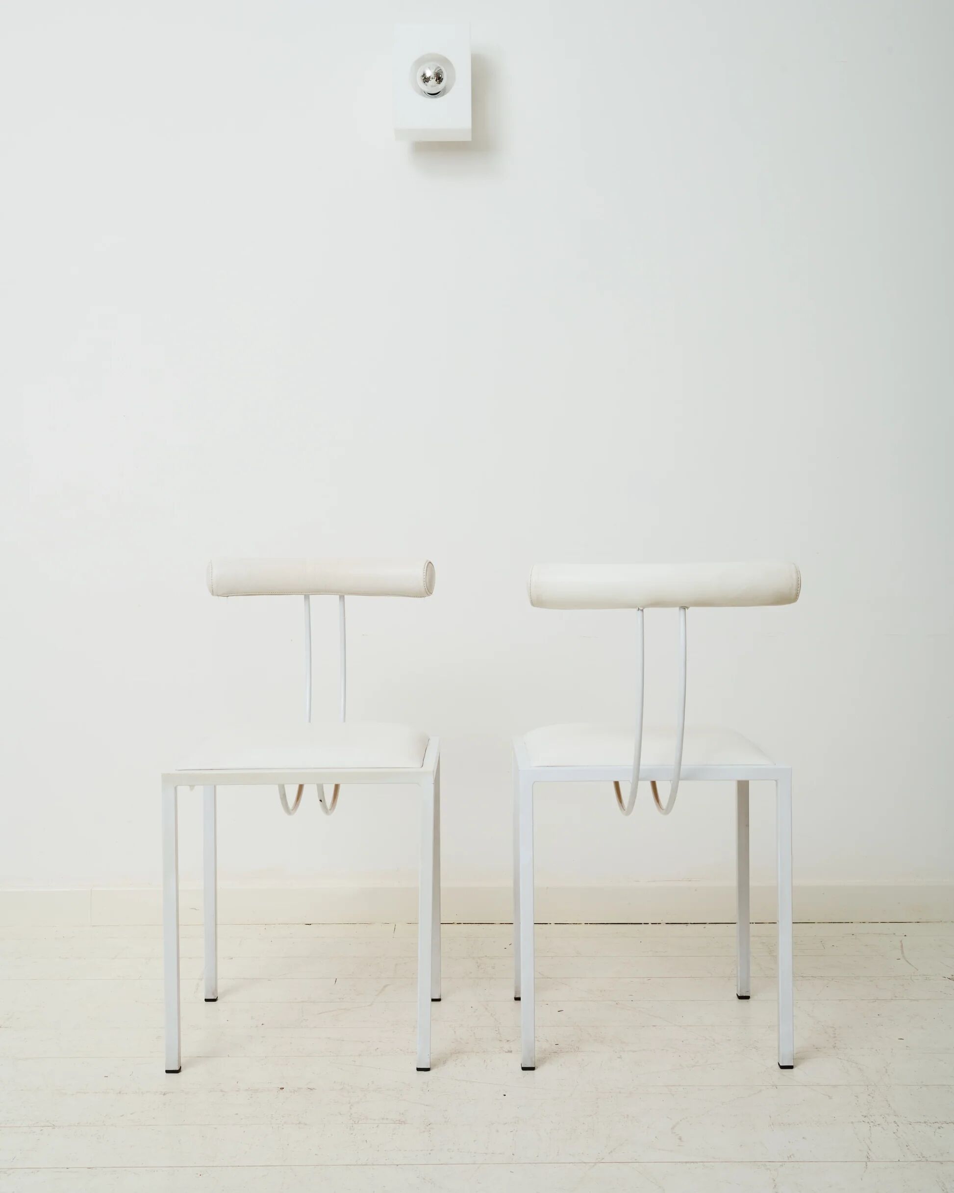 Paire de chaises post moderne, Artelano, 1980s