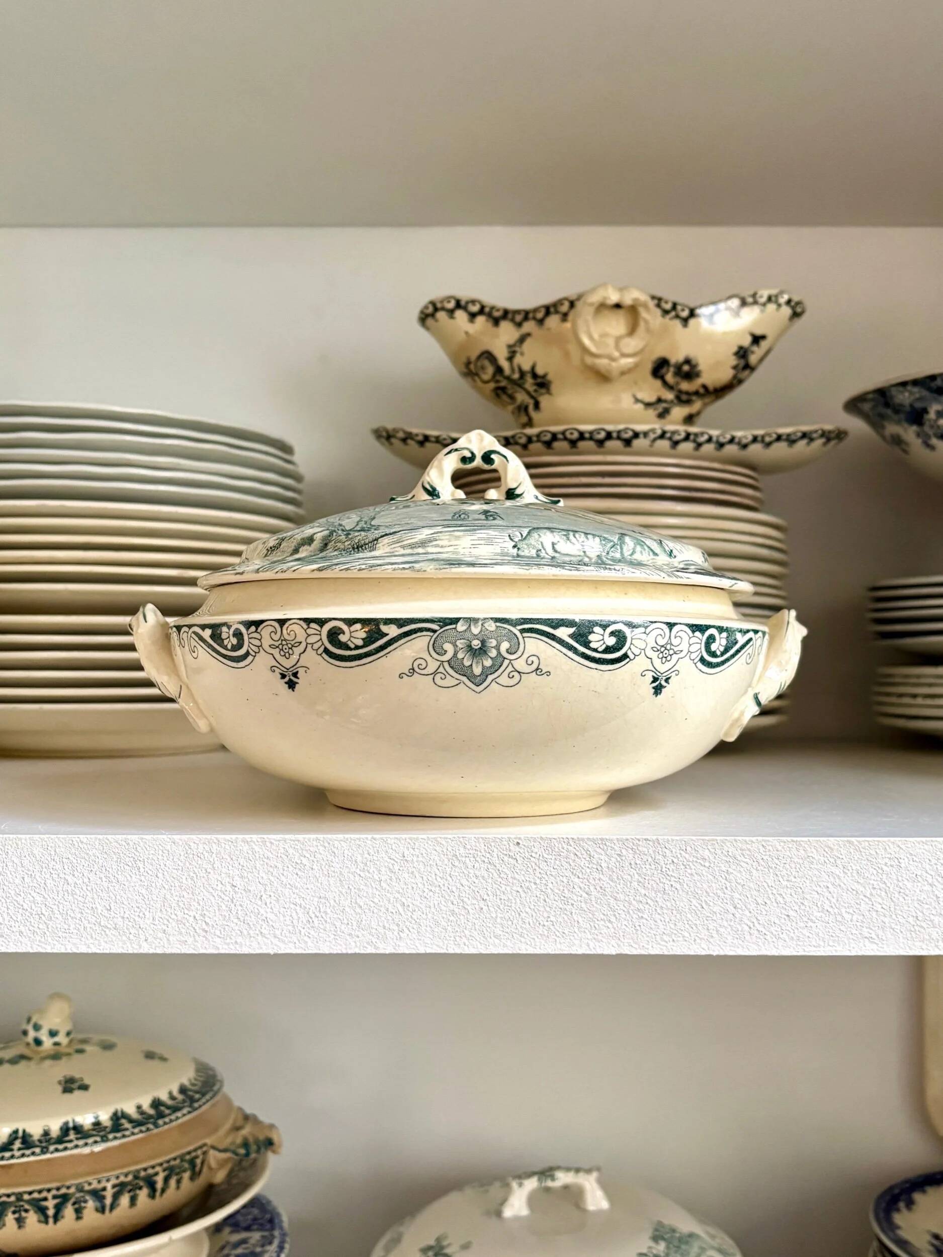 Petite soupière Salins en terre de fer, service "Delft"